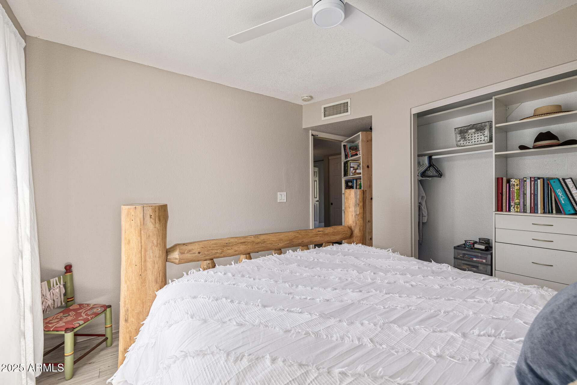 6636 E IVYGLEN Street