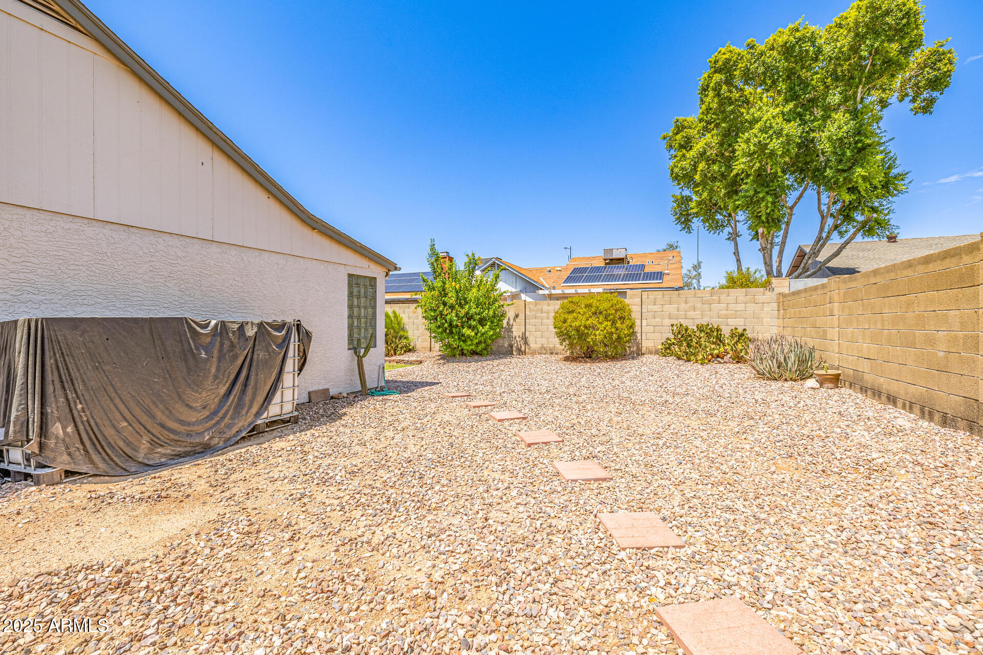 6636 E IVYGLEN Street