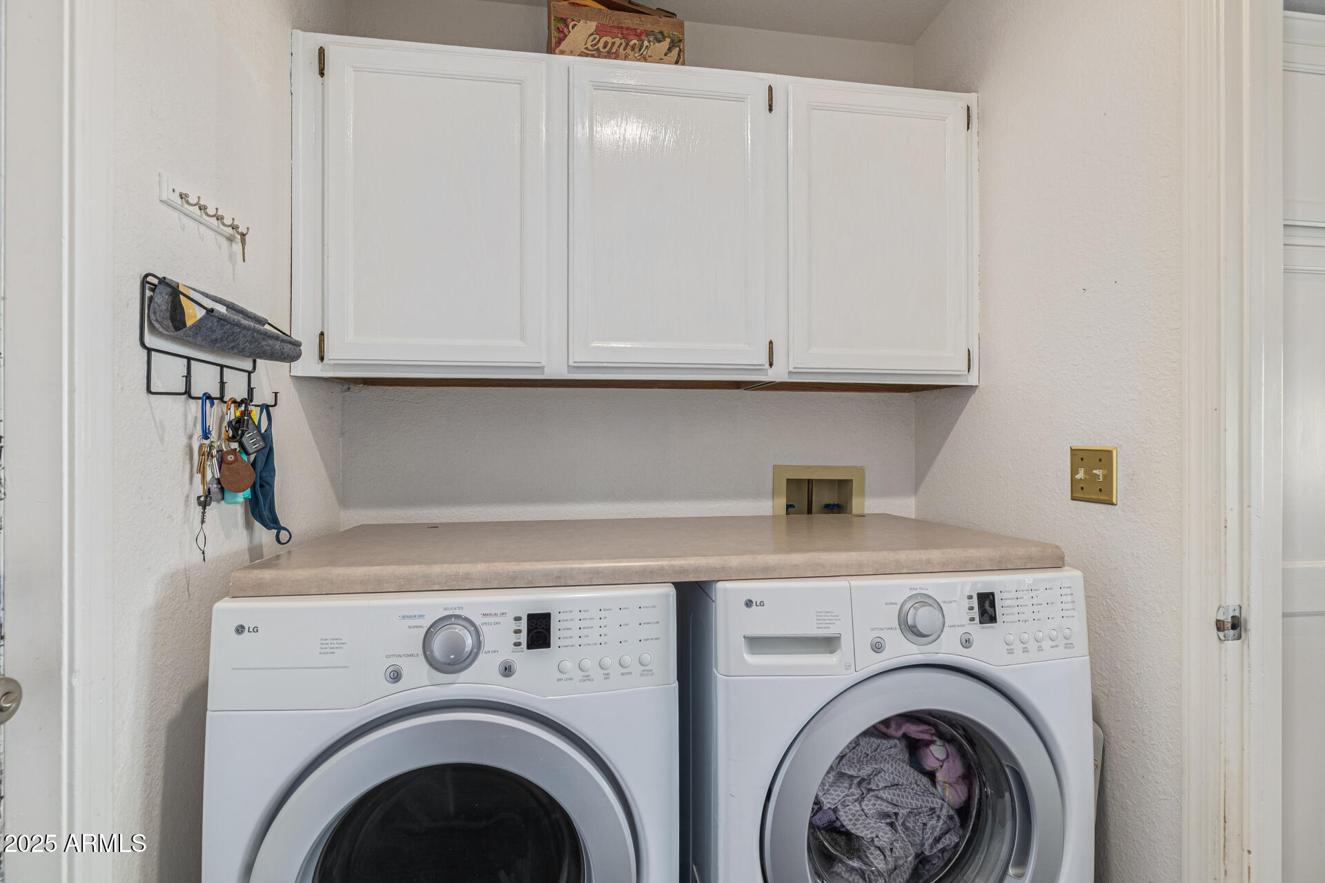 6636 E IVYGLEN Street