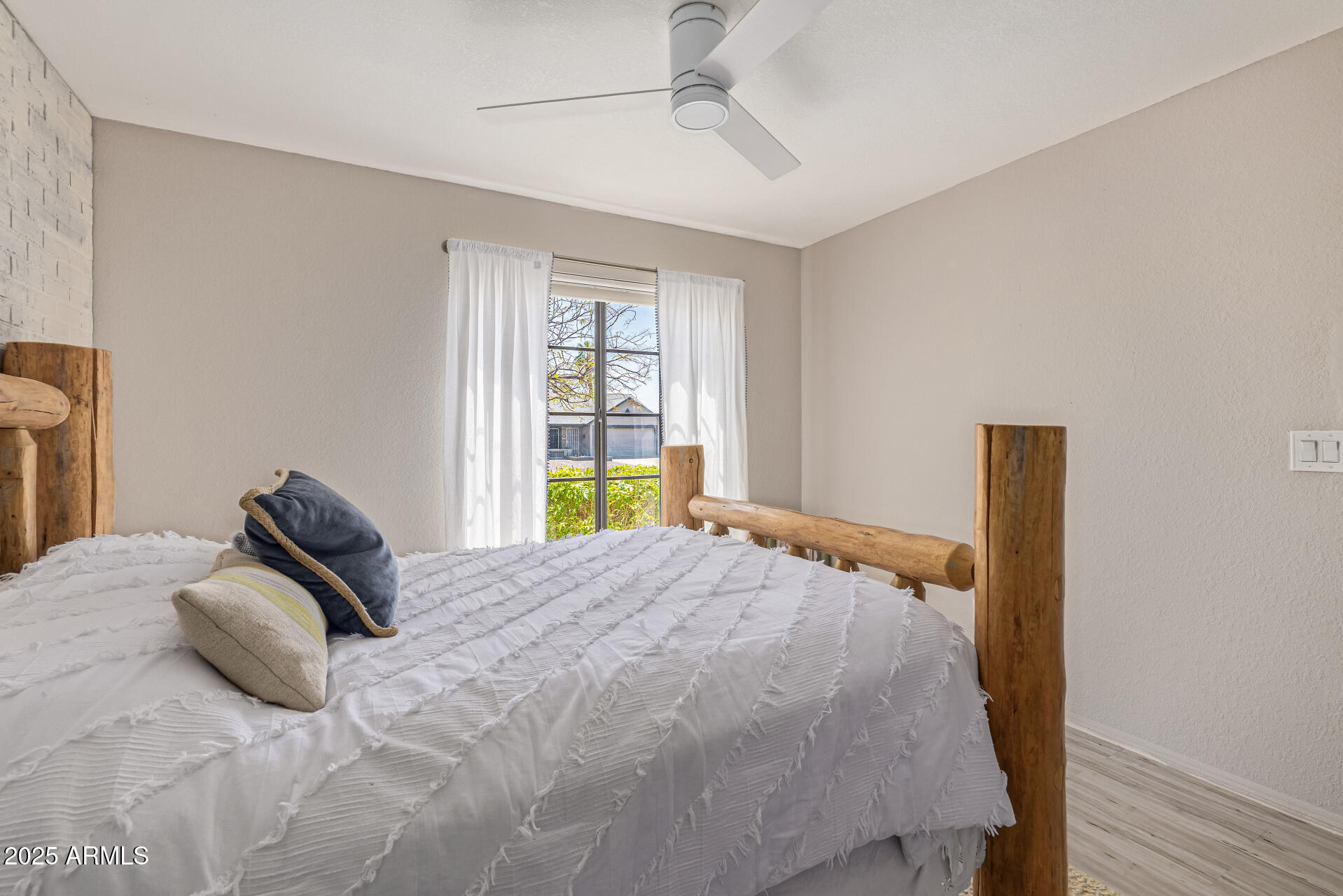 6636 E IVYGLEN Street