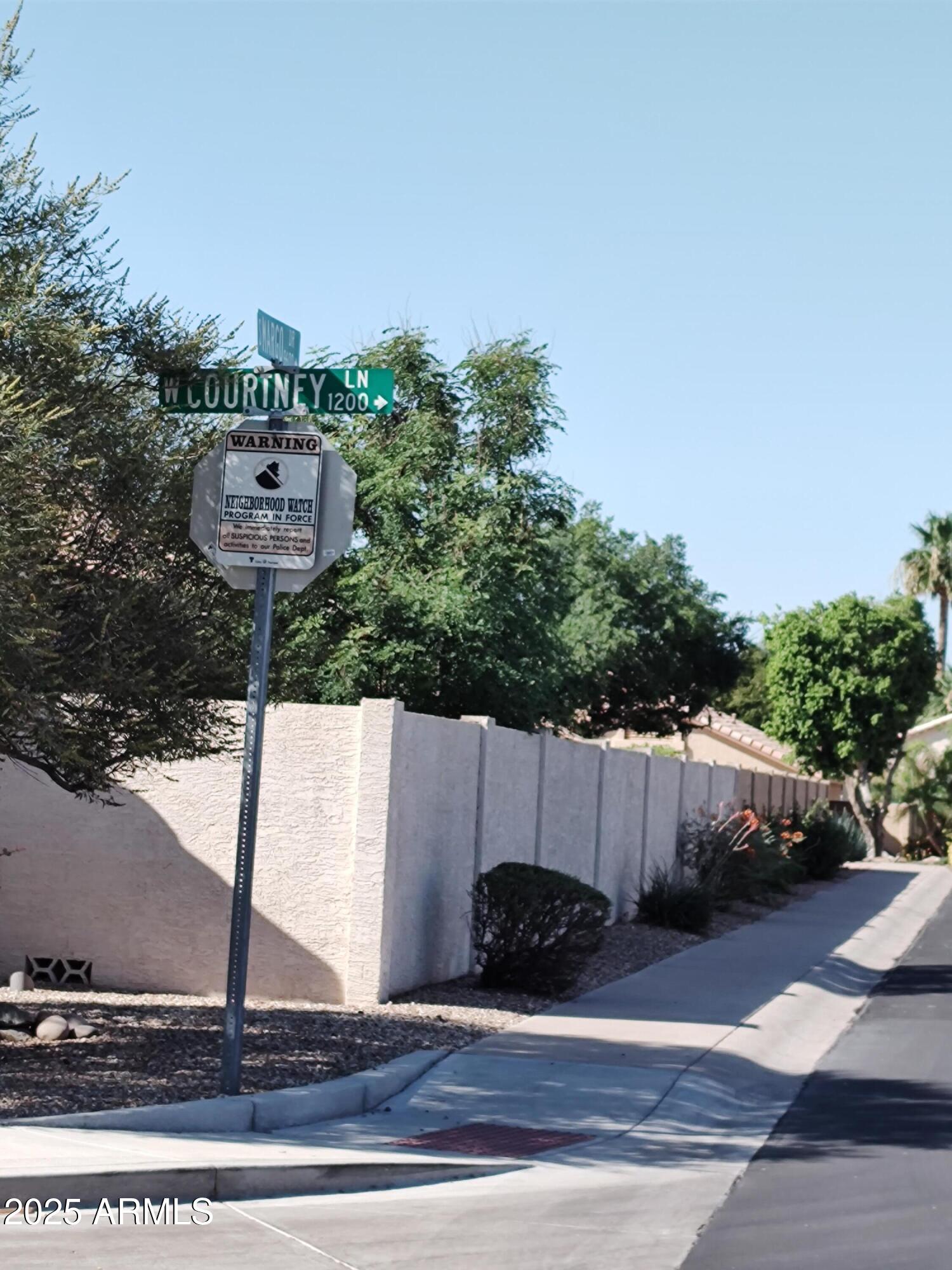 1365 W COURTNEY Lane