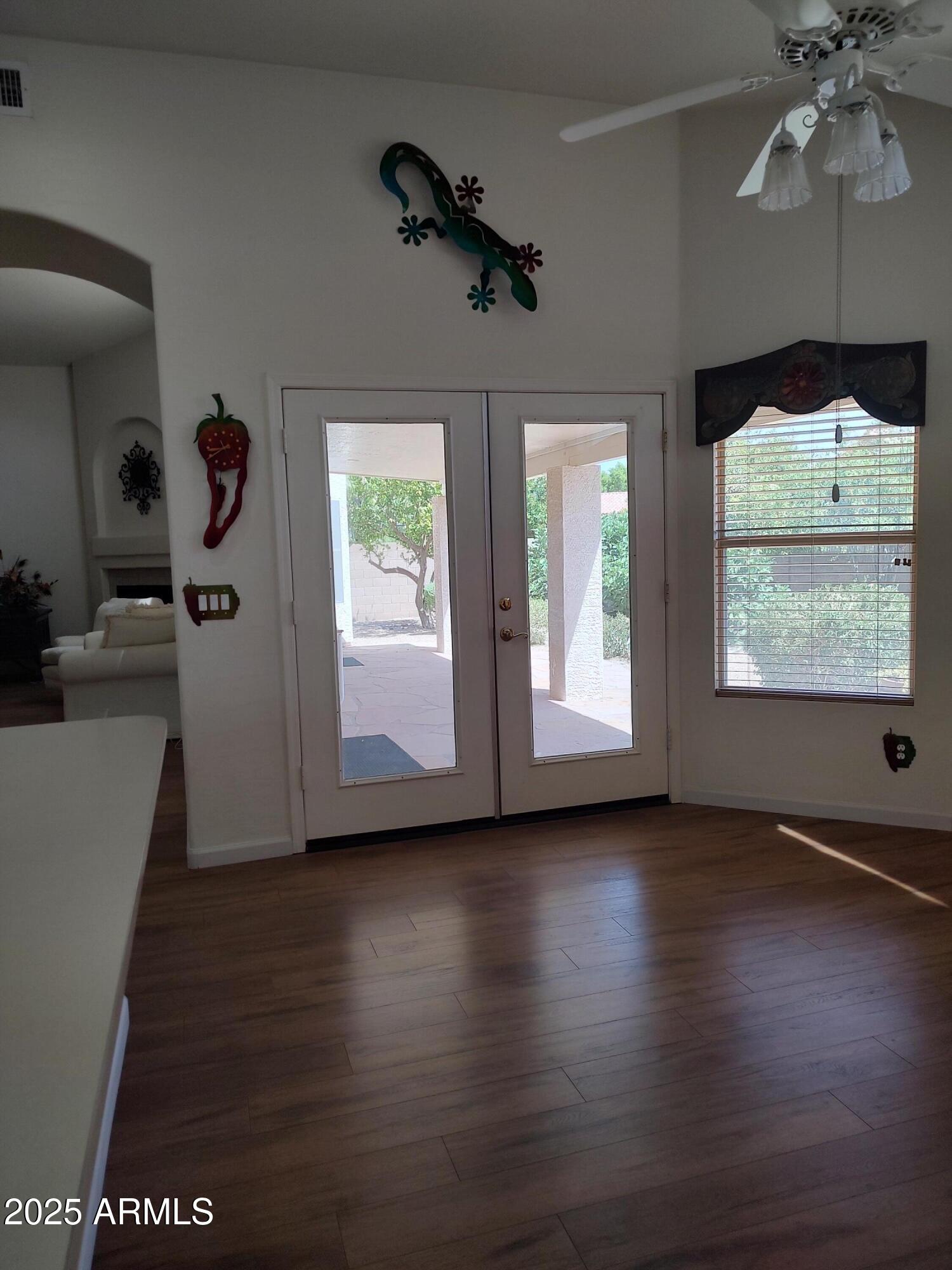 1365 W COURTNEY Lane