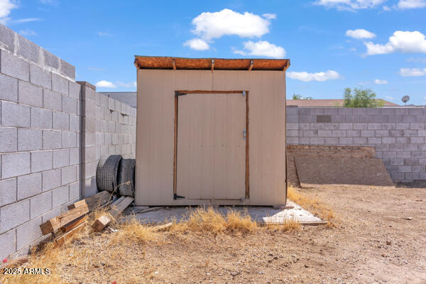 138 N SIGNAL BUTTE Road