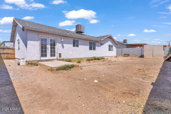 138 N SIGNAL BUTTE Road