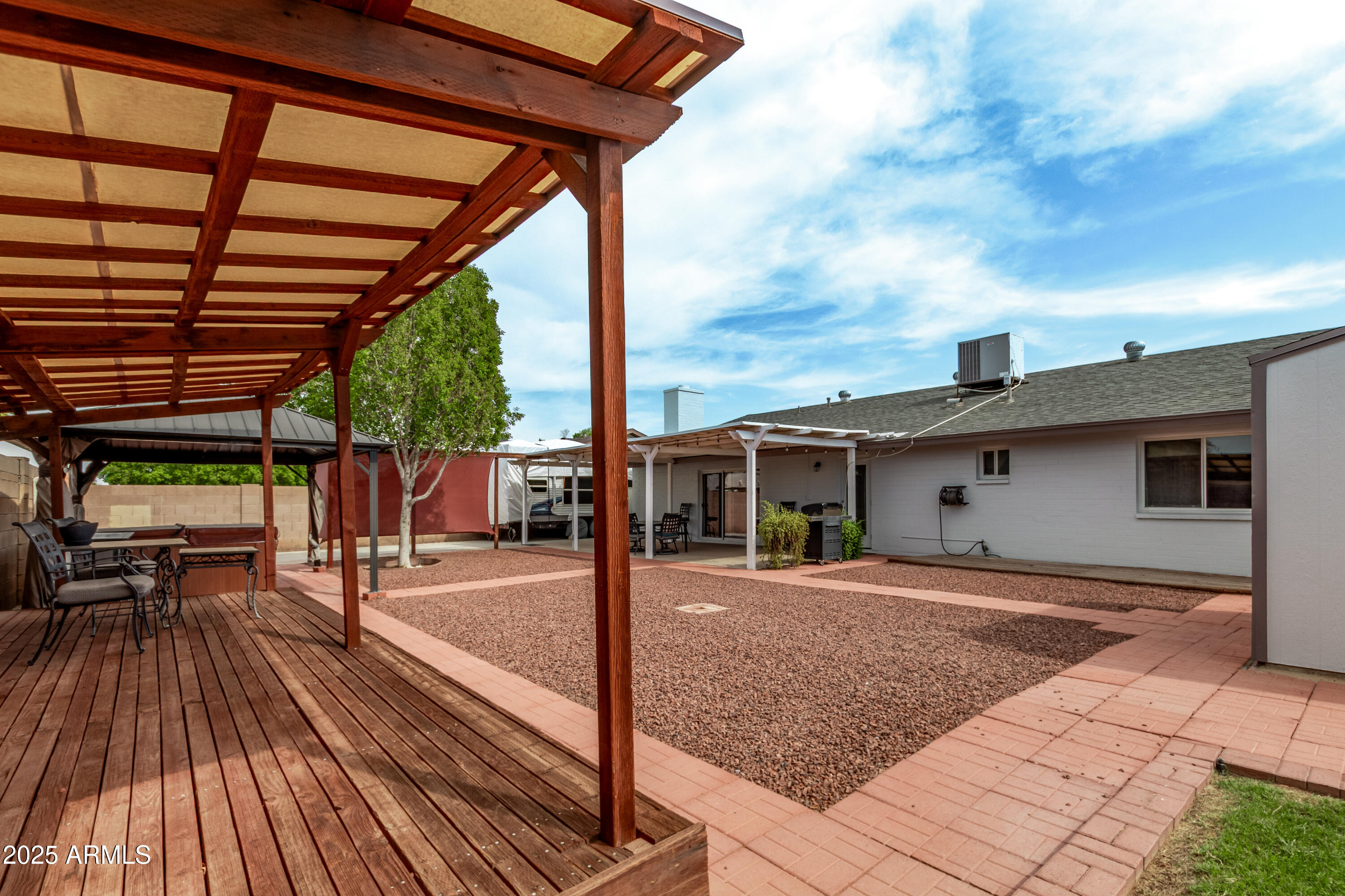 1924 E FREMONT Drive