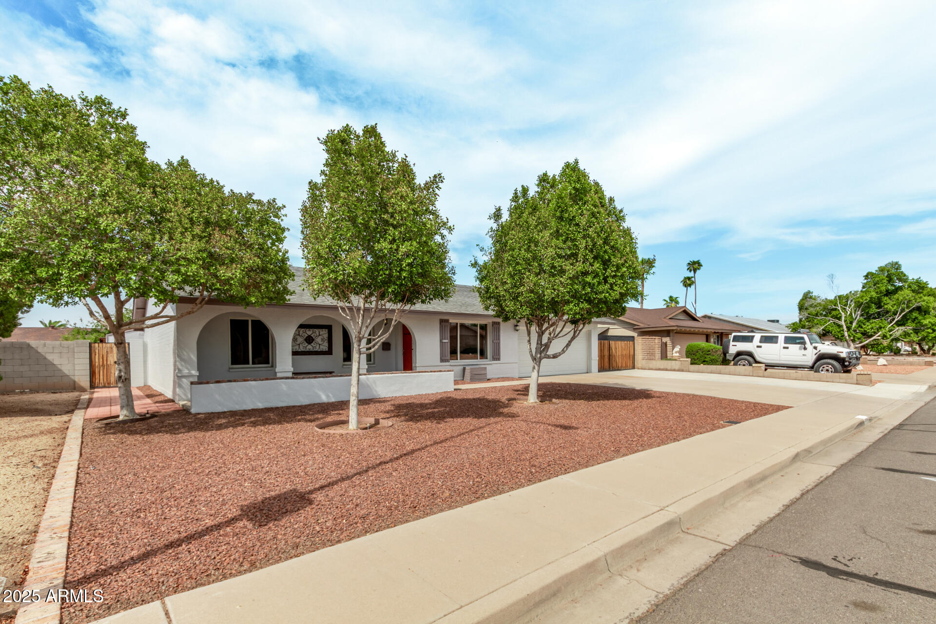 1924 E FREMONT Drive