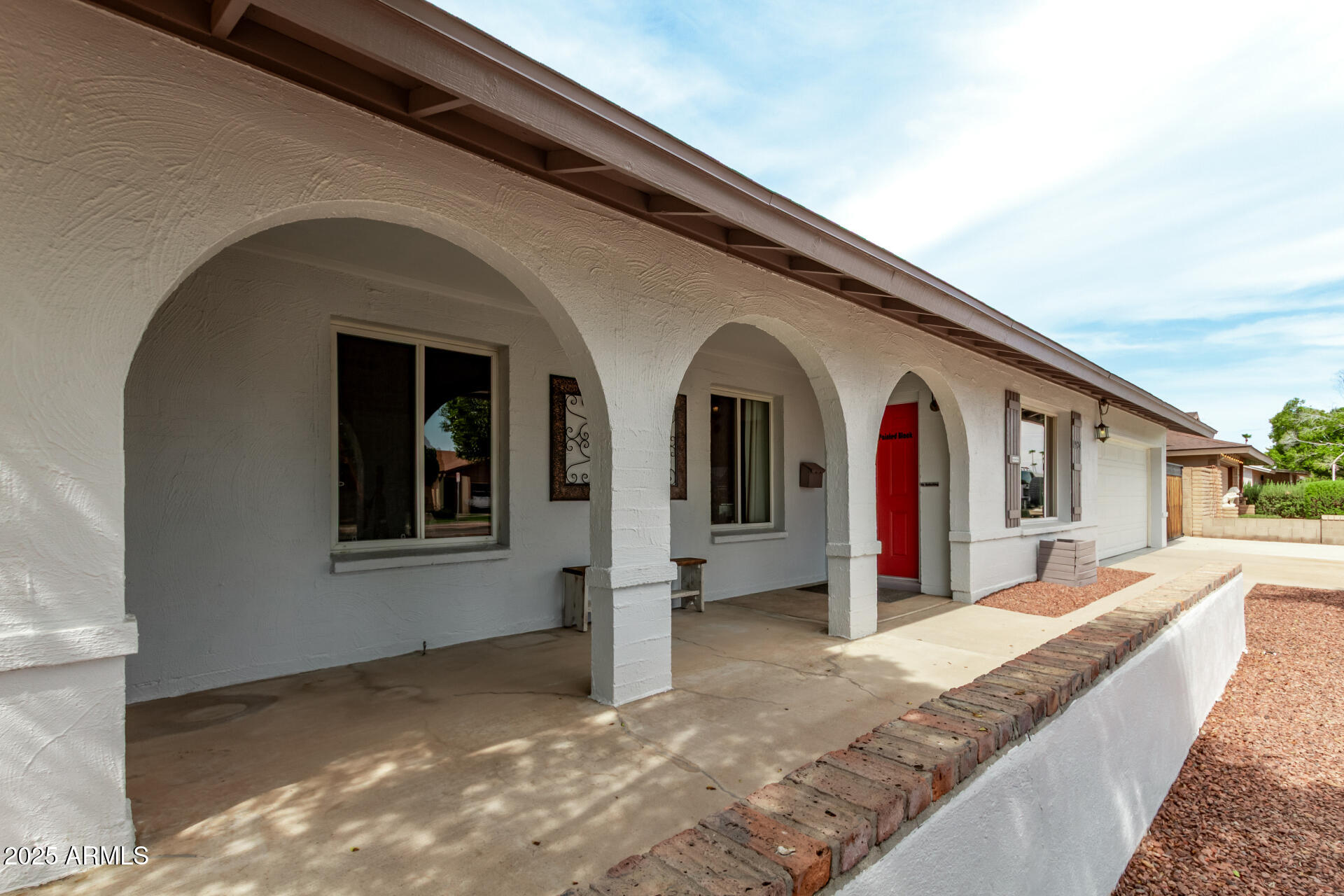 1924 E FREMONT Drive