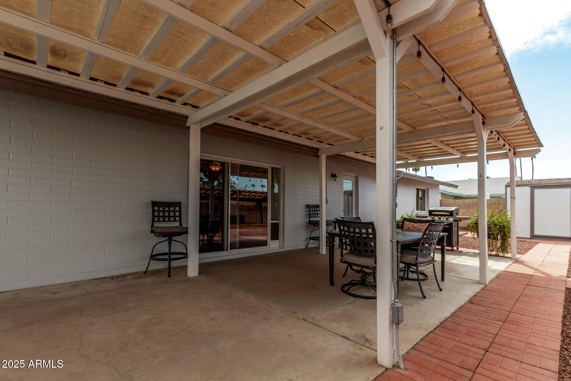 1924 E FREMONT Drive