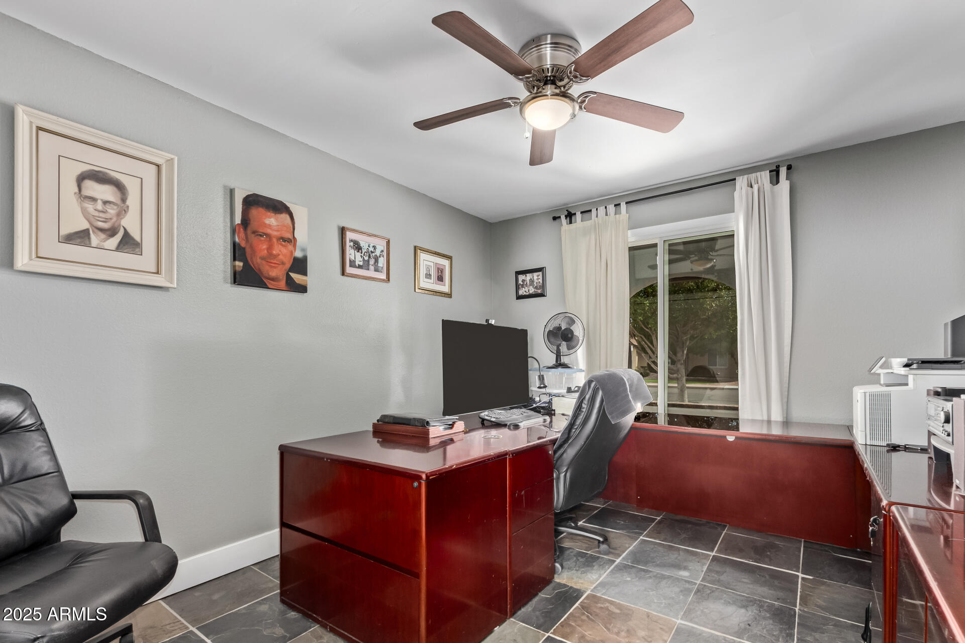 1924 E FREMONT Drive