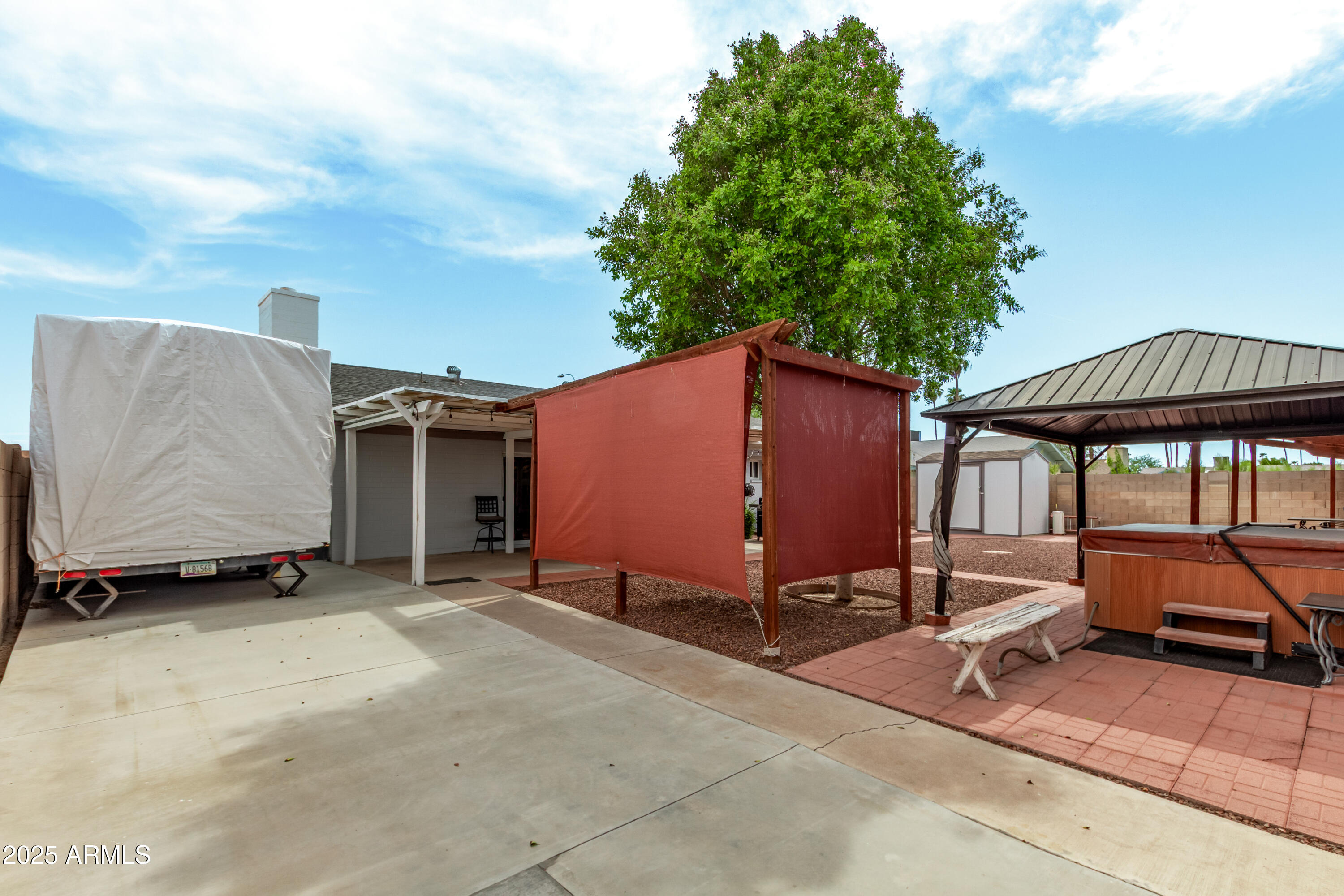 1924 E FREMONT Drive