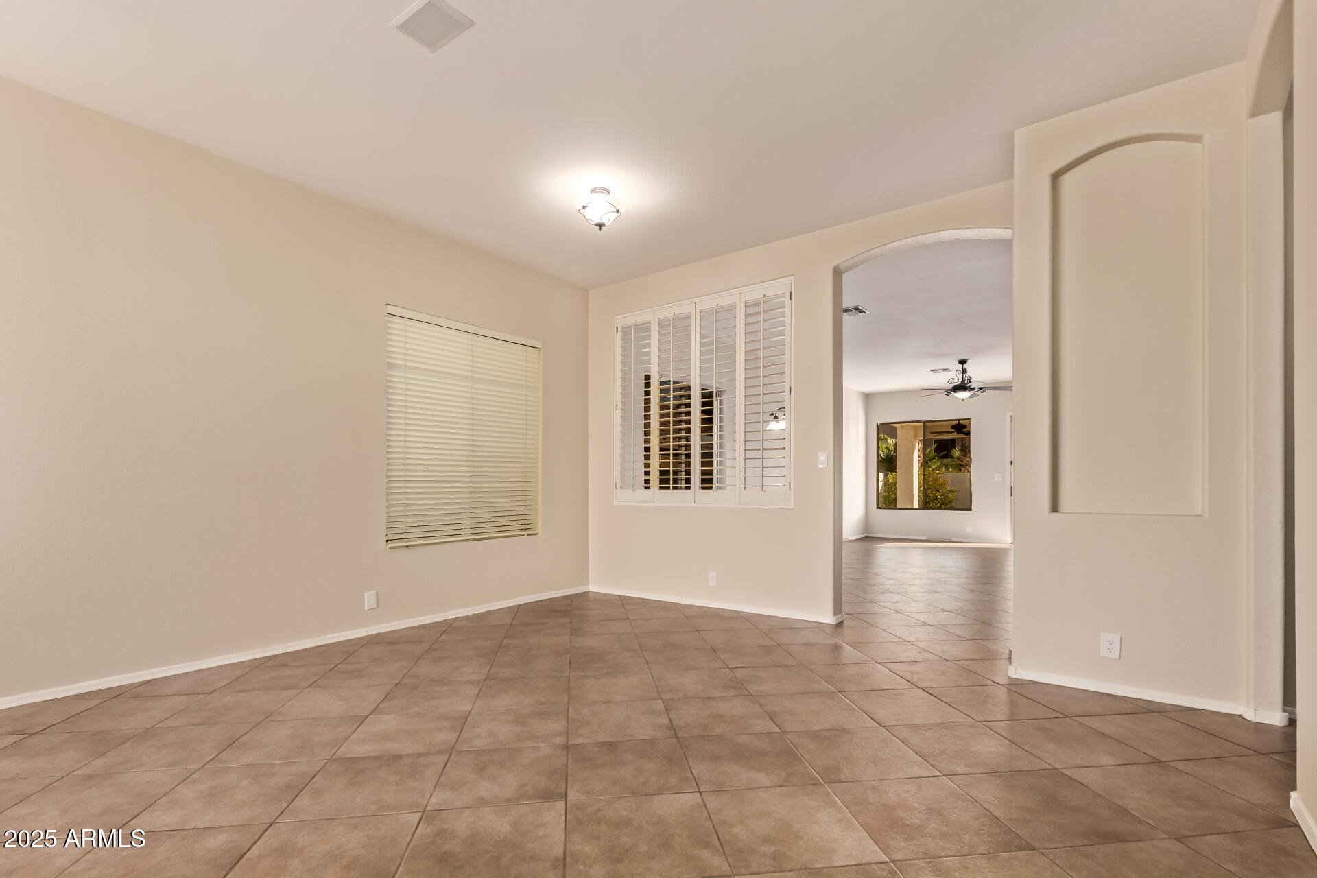 1009 E MOUNTAIN VISTA Drive