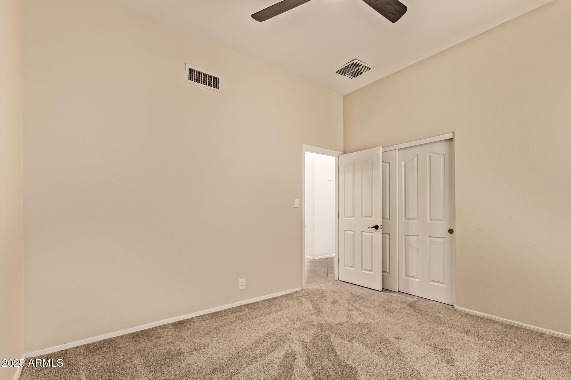 1009 E MOUNTAIN VISTA Drive