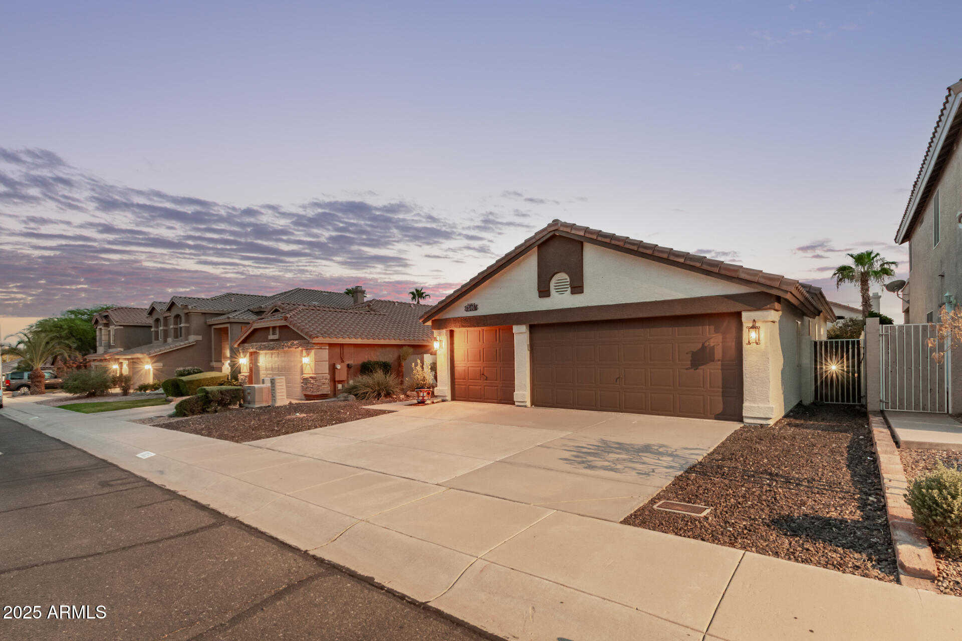 1009 E MOUNTAIN VISTA Drive