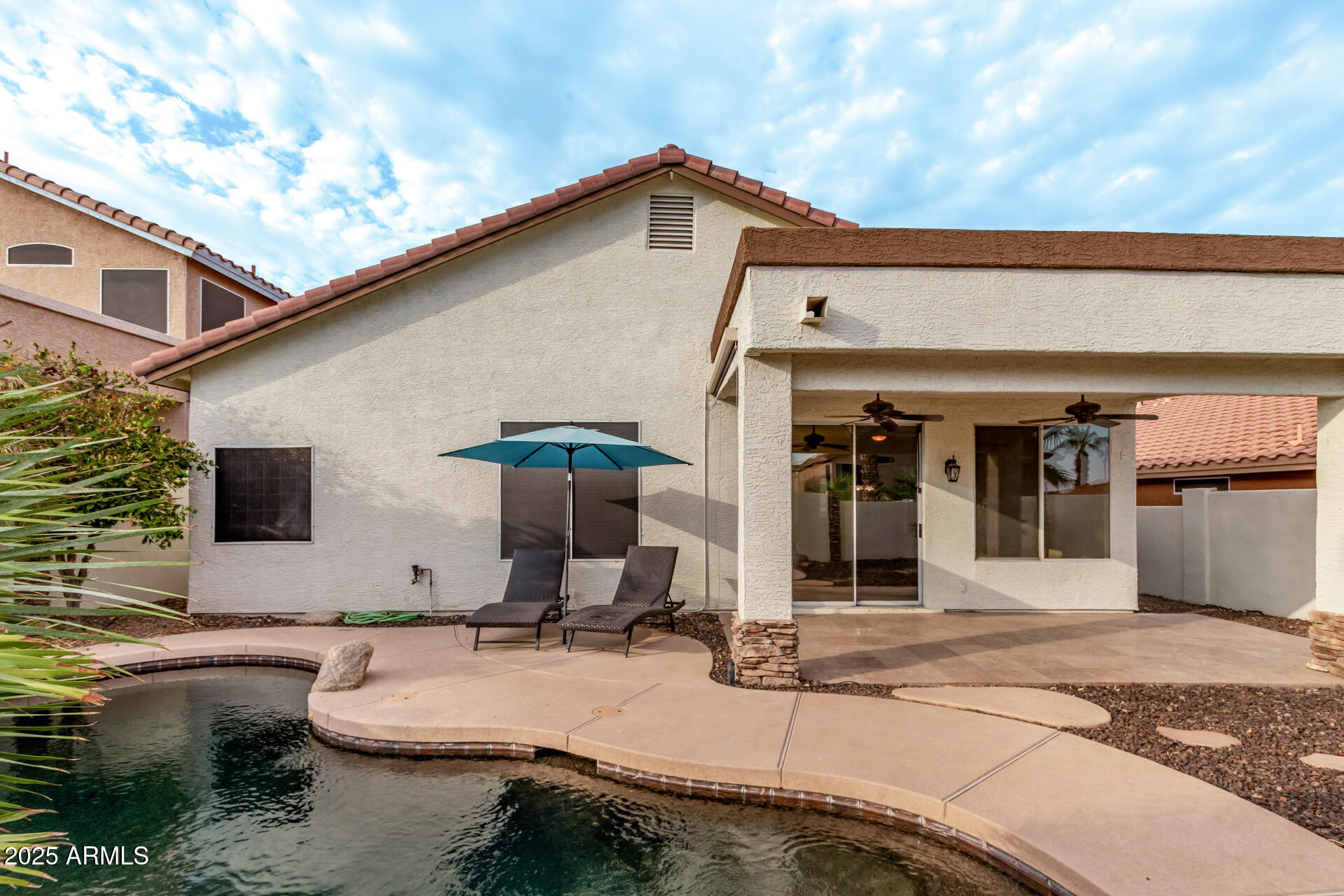 1009 E MOUNTAIN VISTA Drive