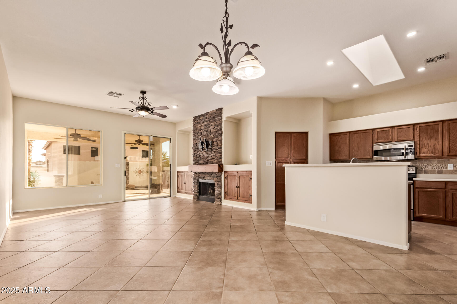 1009 E MOUNTAIN VISTA Drive