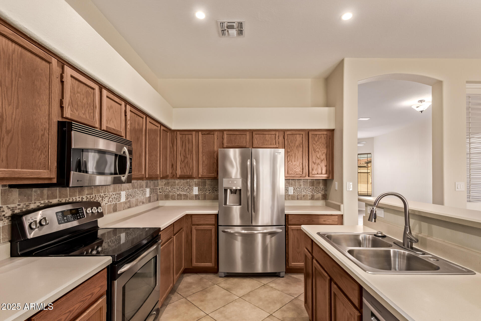 1009 E MOUNTAIN VISTA Drive