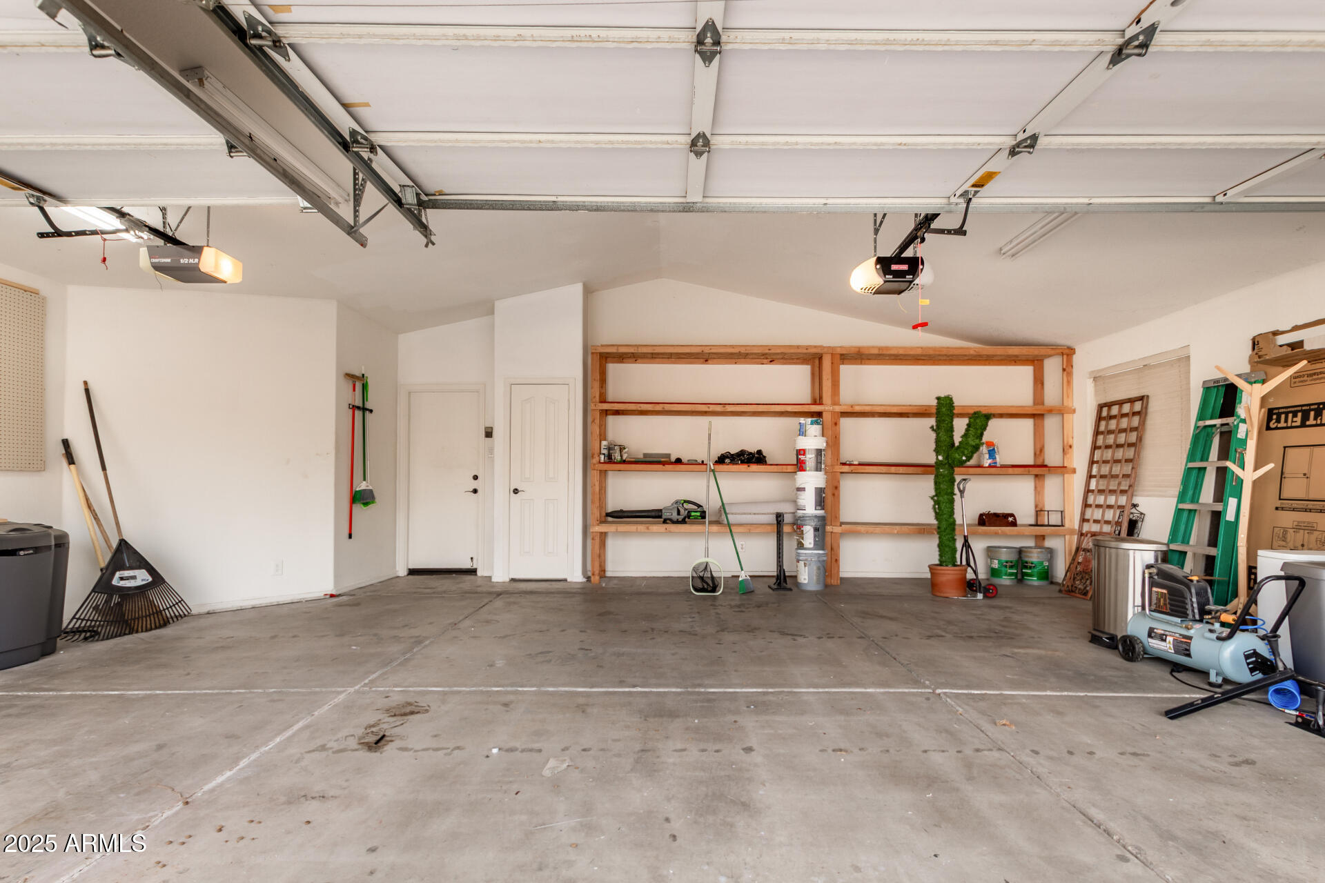 1009 E MOUNTAIN VISTA Drive