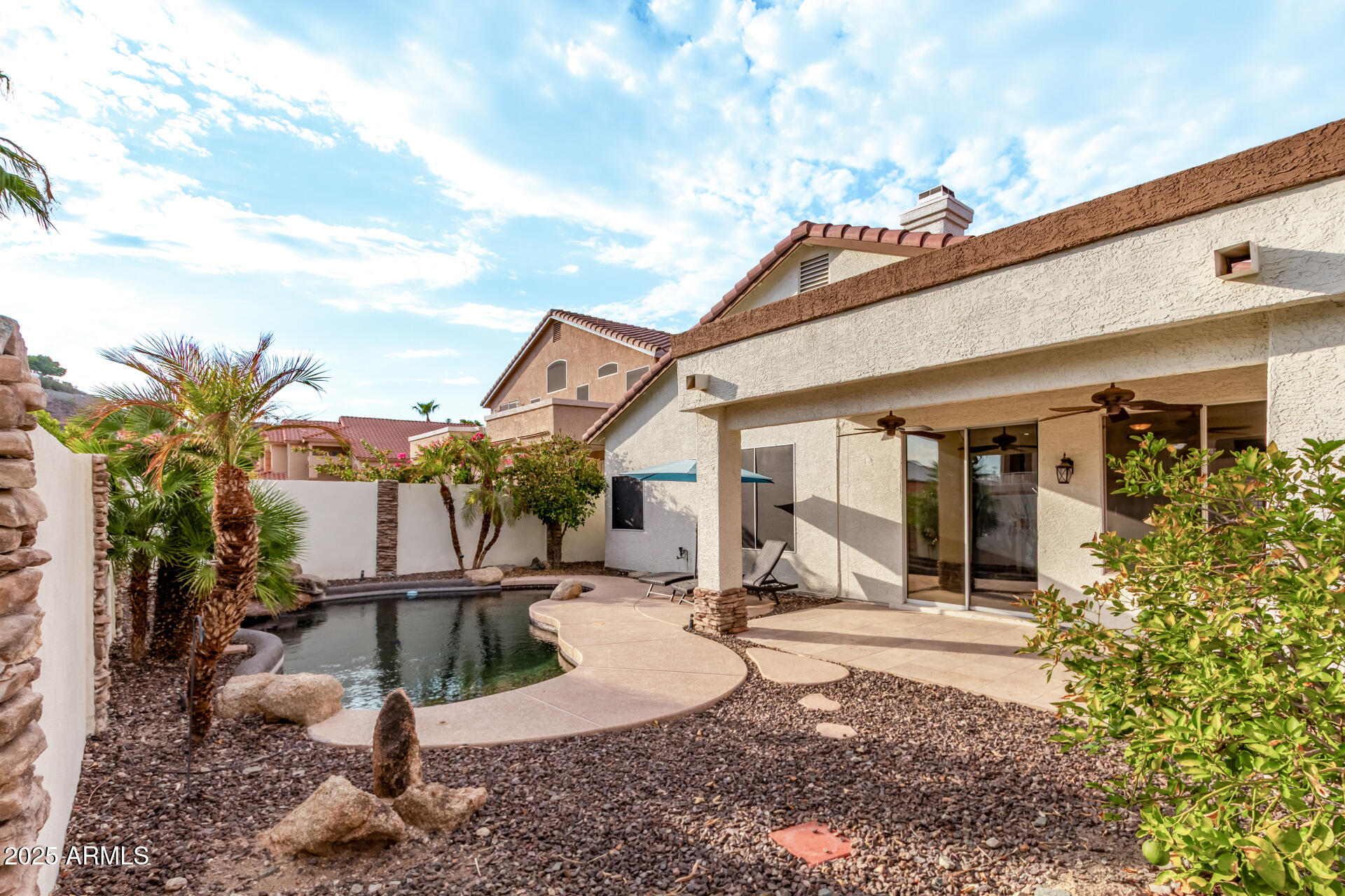 1009 E MOUNTAIN VISTA Drive