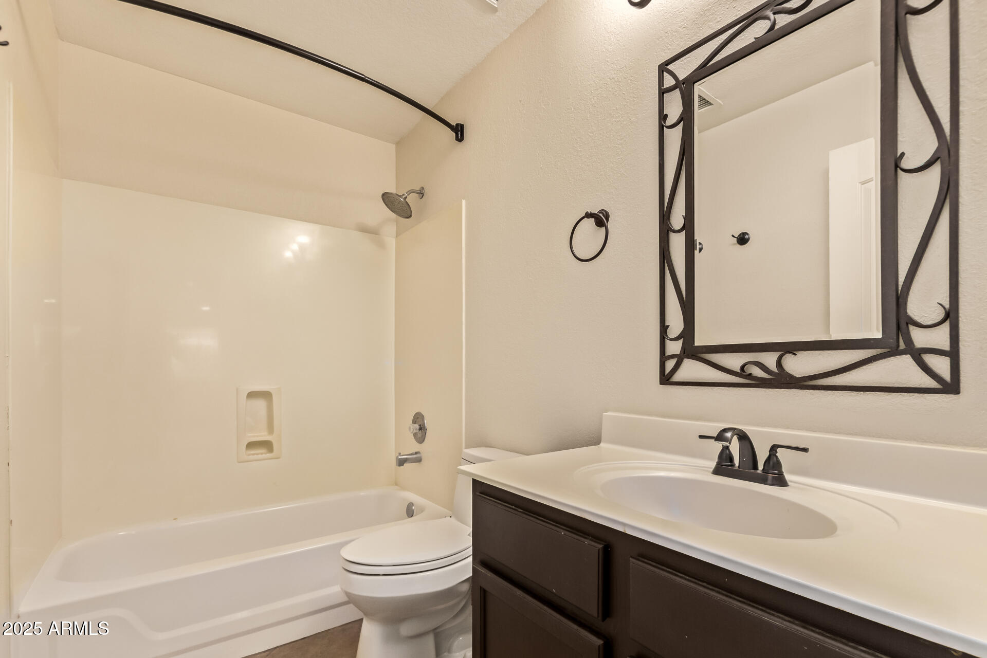 1009 E MOUNTAIN VISTA Drive