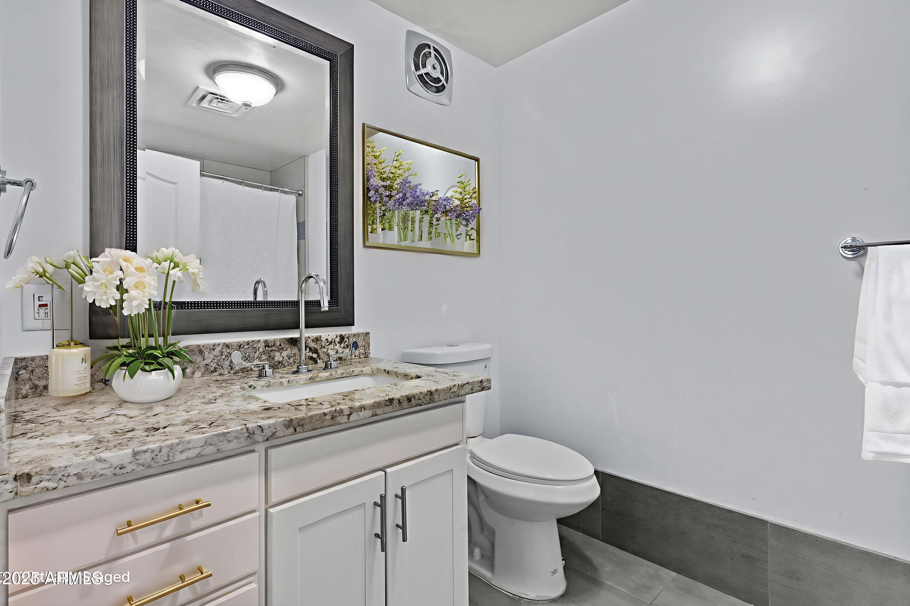 6125 E INDIAN SCHOOL Road, 247