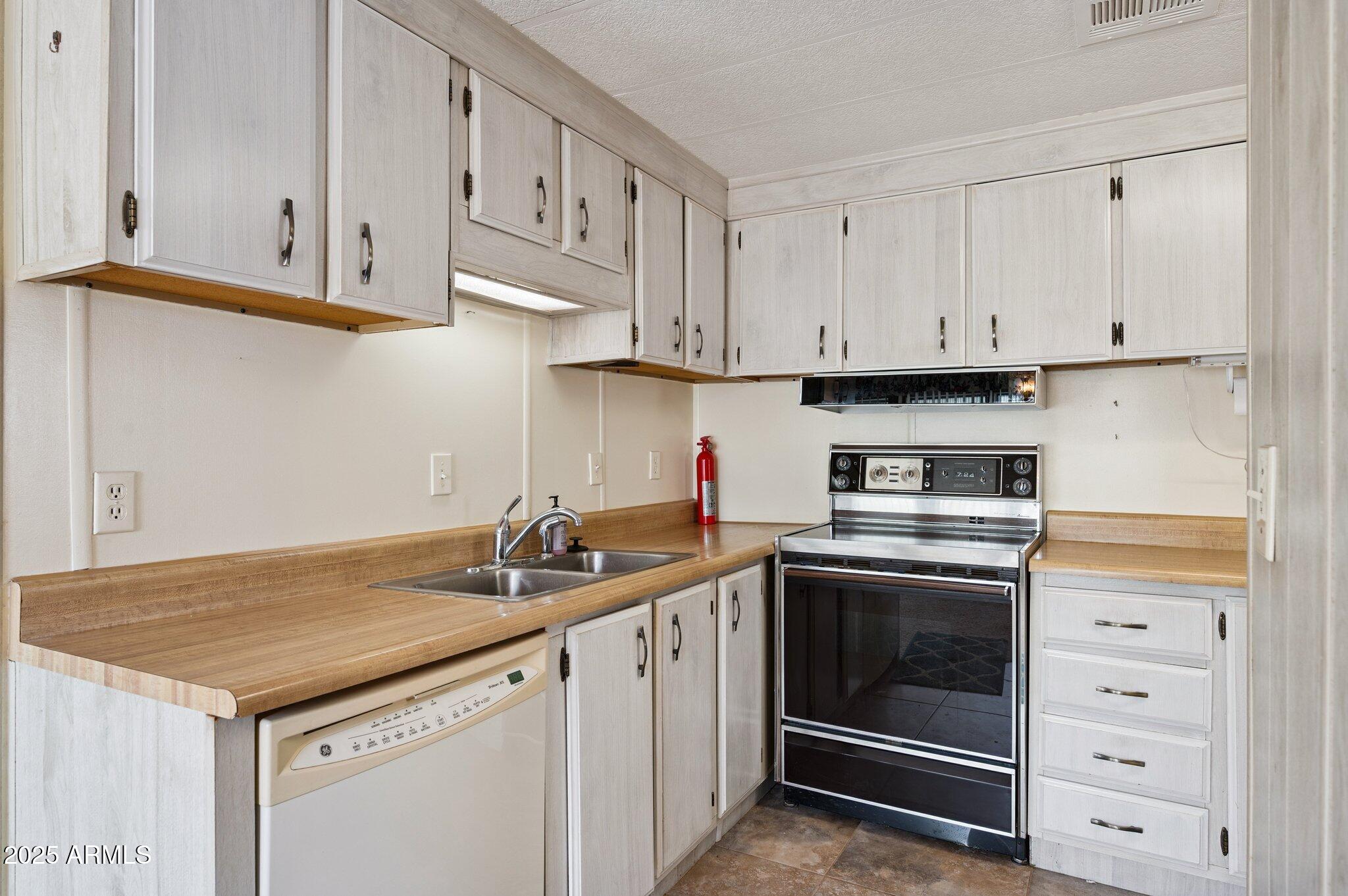 2230 N SILVERTON Street