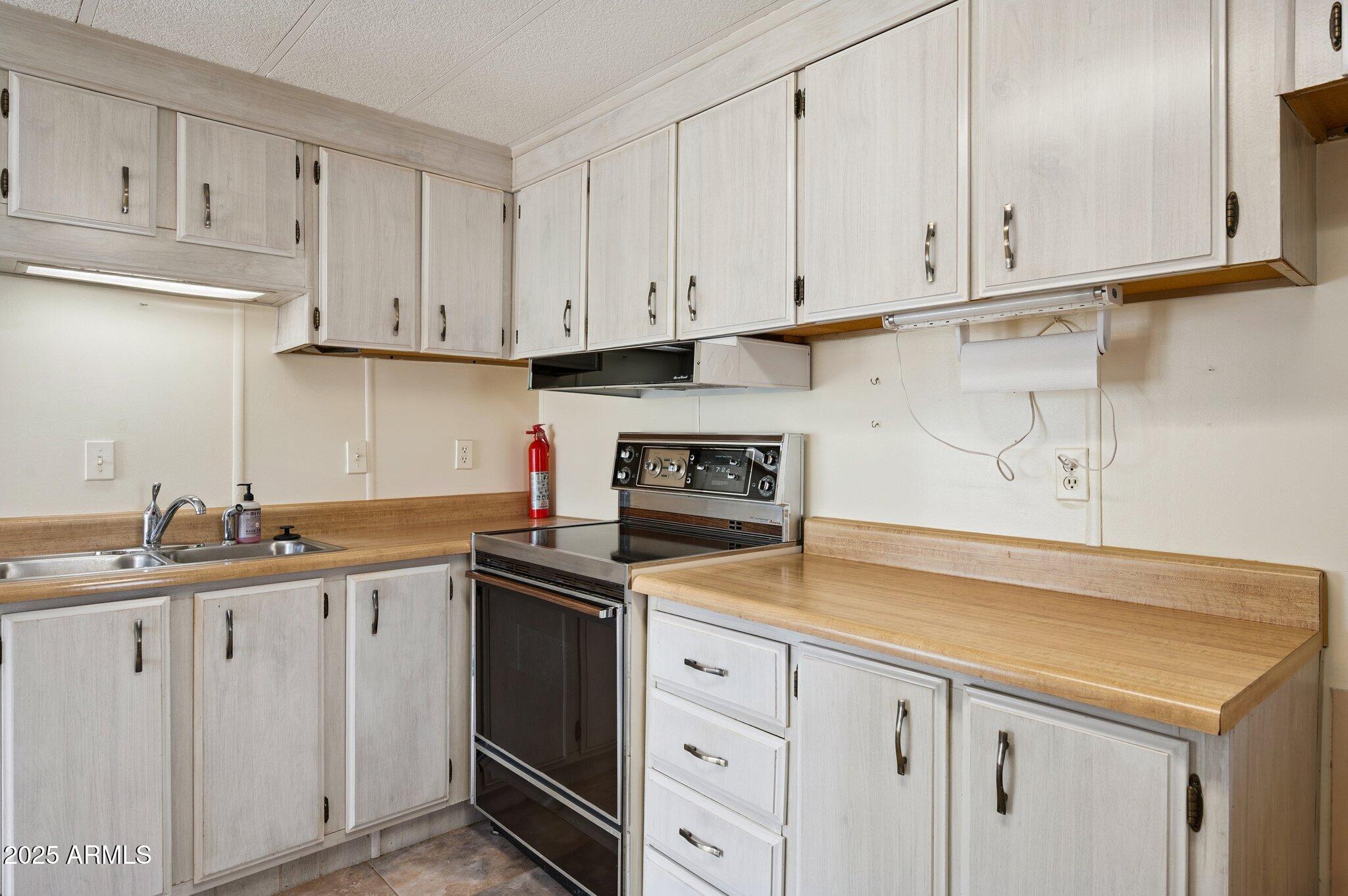 2230 N SILVERTON Street