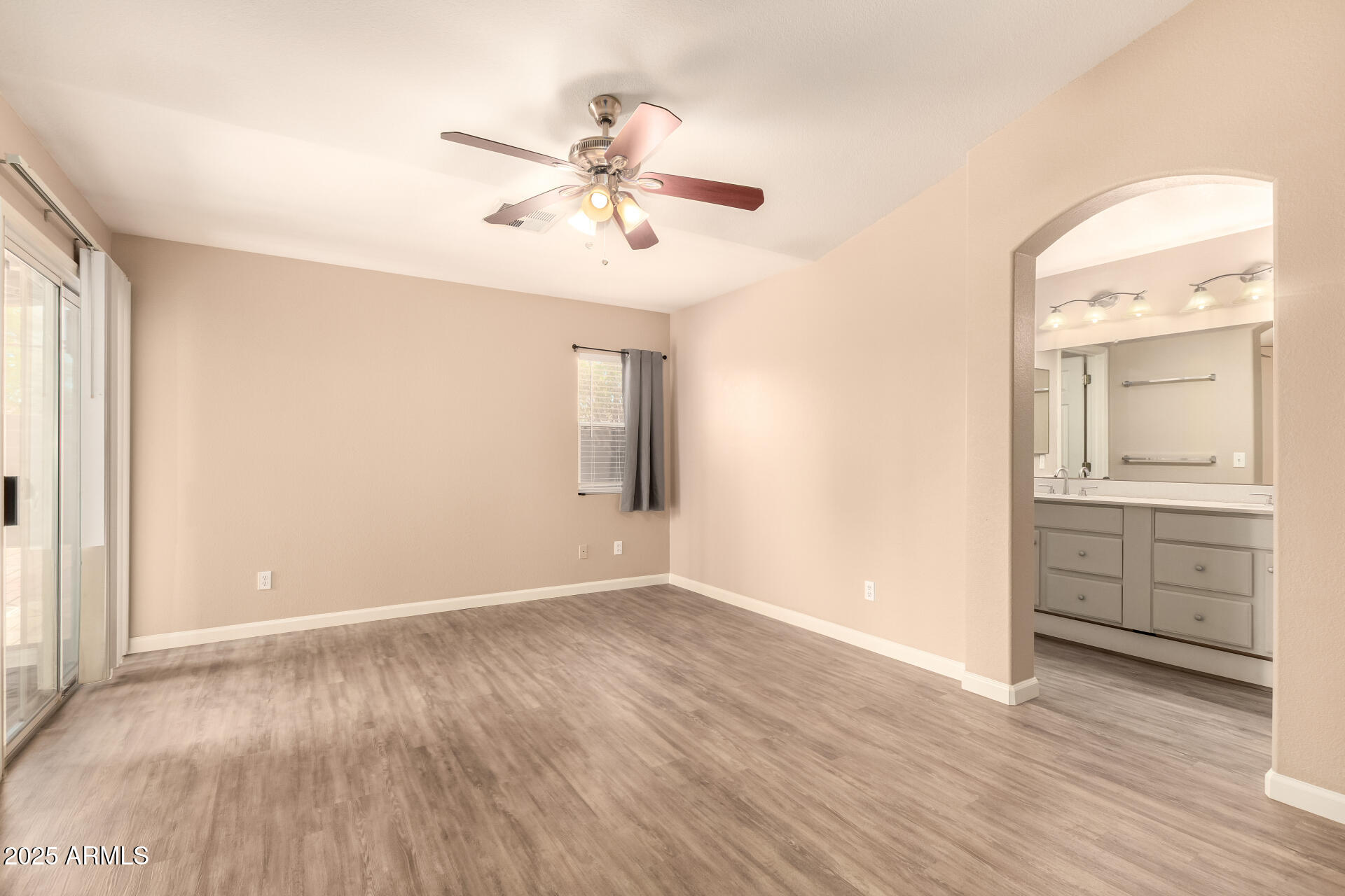 757 E WILDHORSE Drive