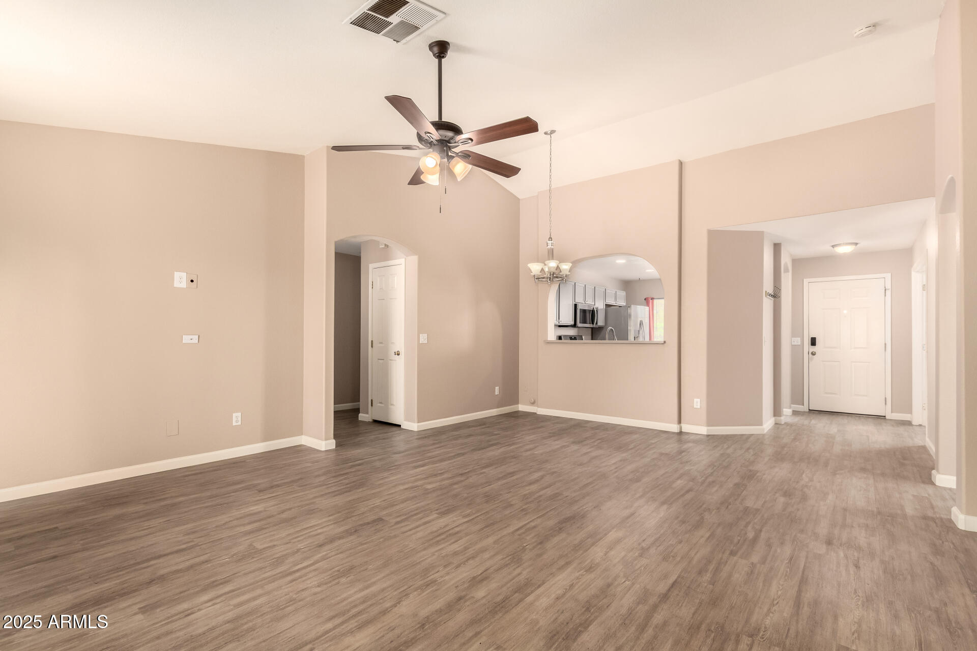 757 E WILDHORSE Drive