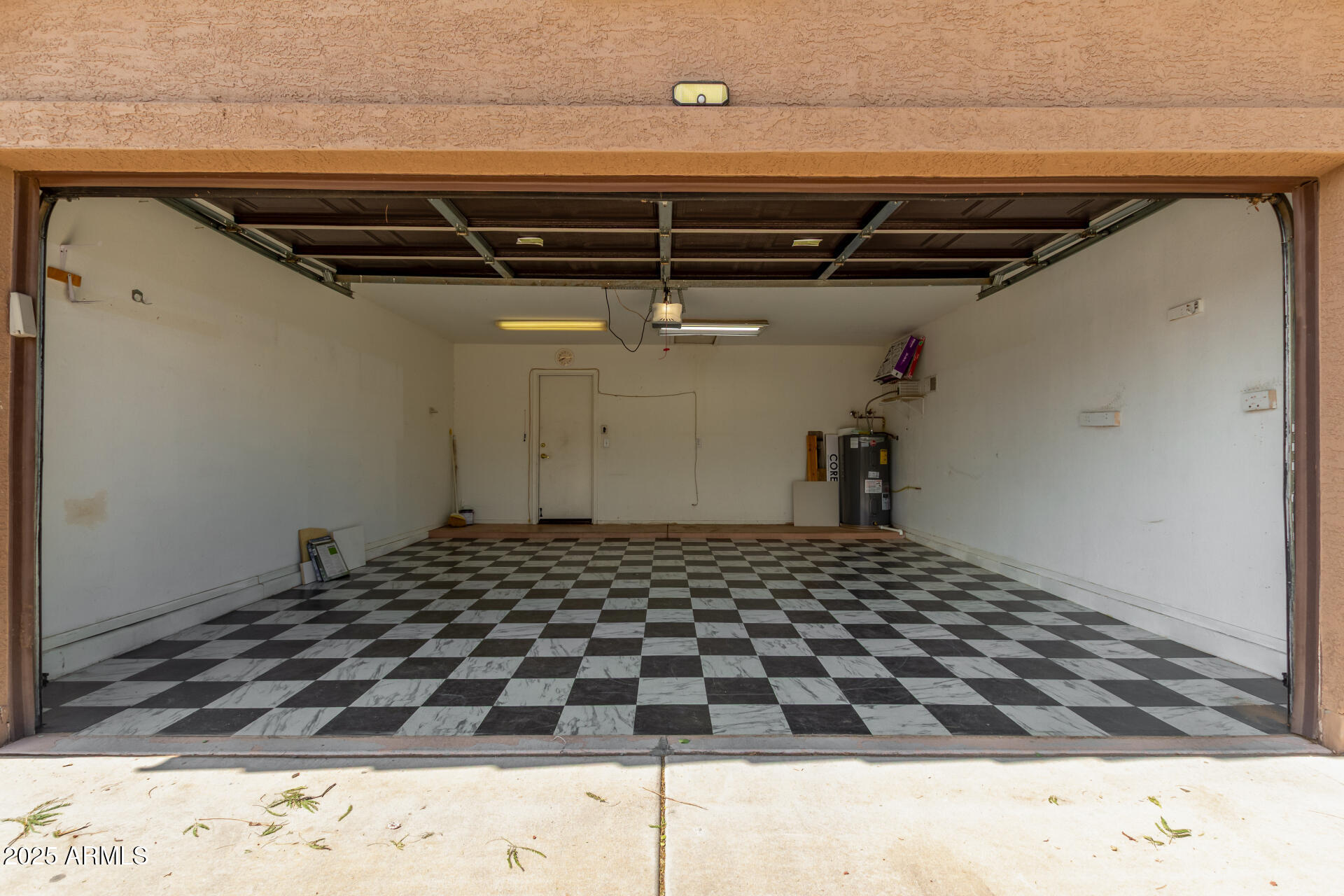 757 E WILDHORSE Drive