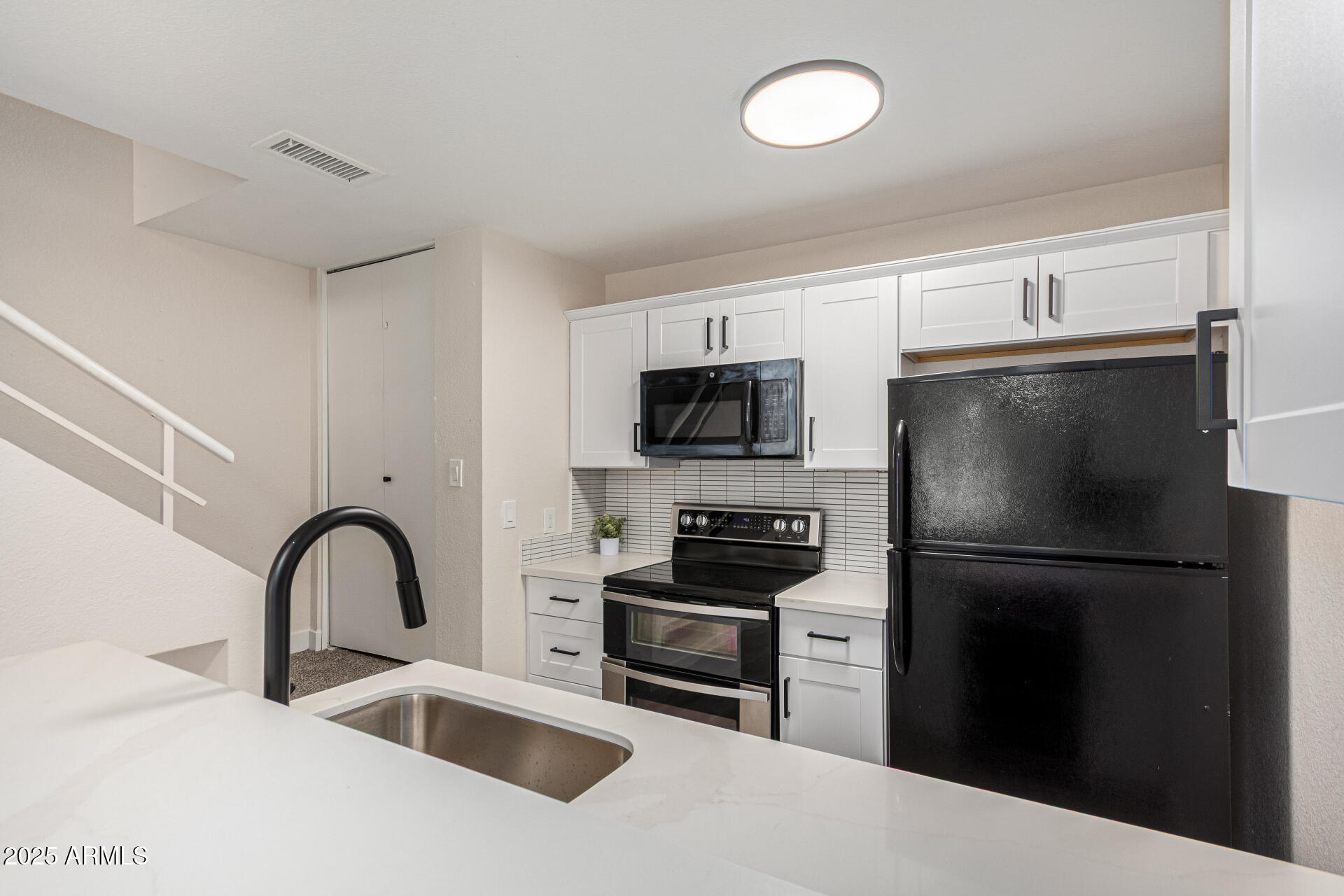 2301 E UNIVERSITY Drive, 209