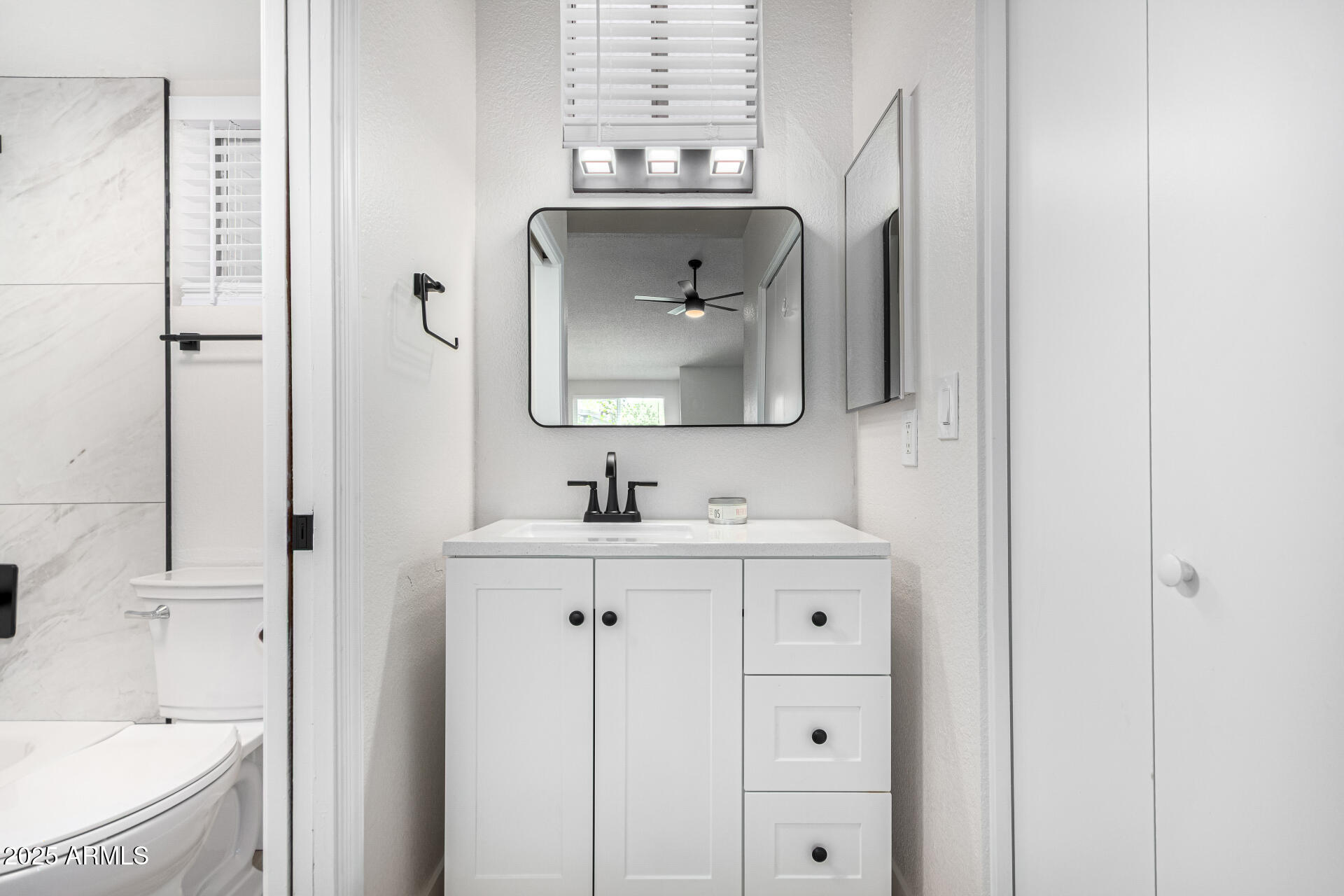 2301 E UNIVERSITY Drive, 209