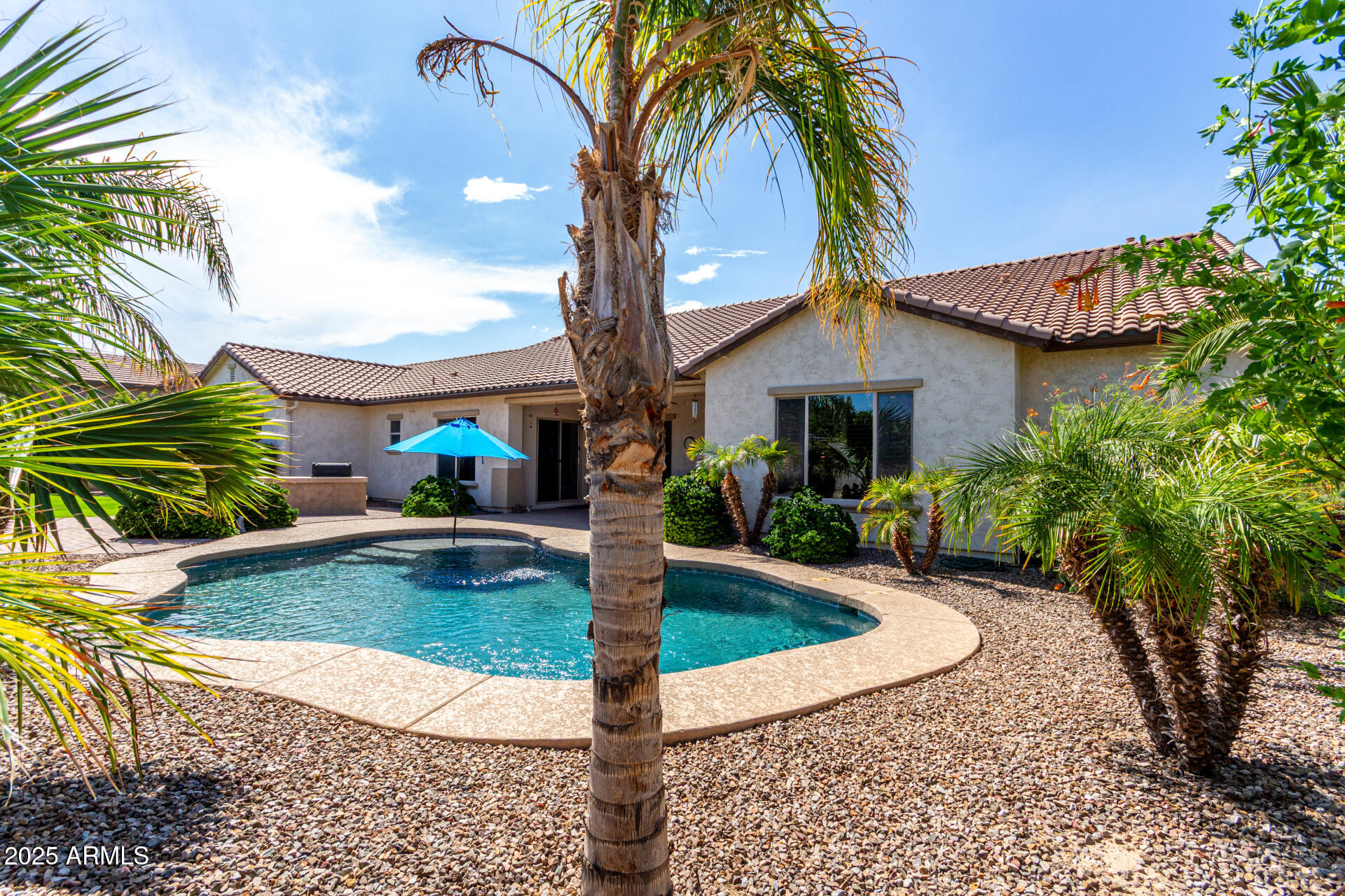 21959 E DESERT HILLS Drive