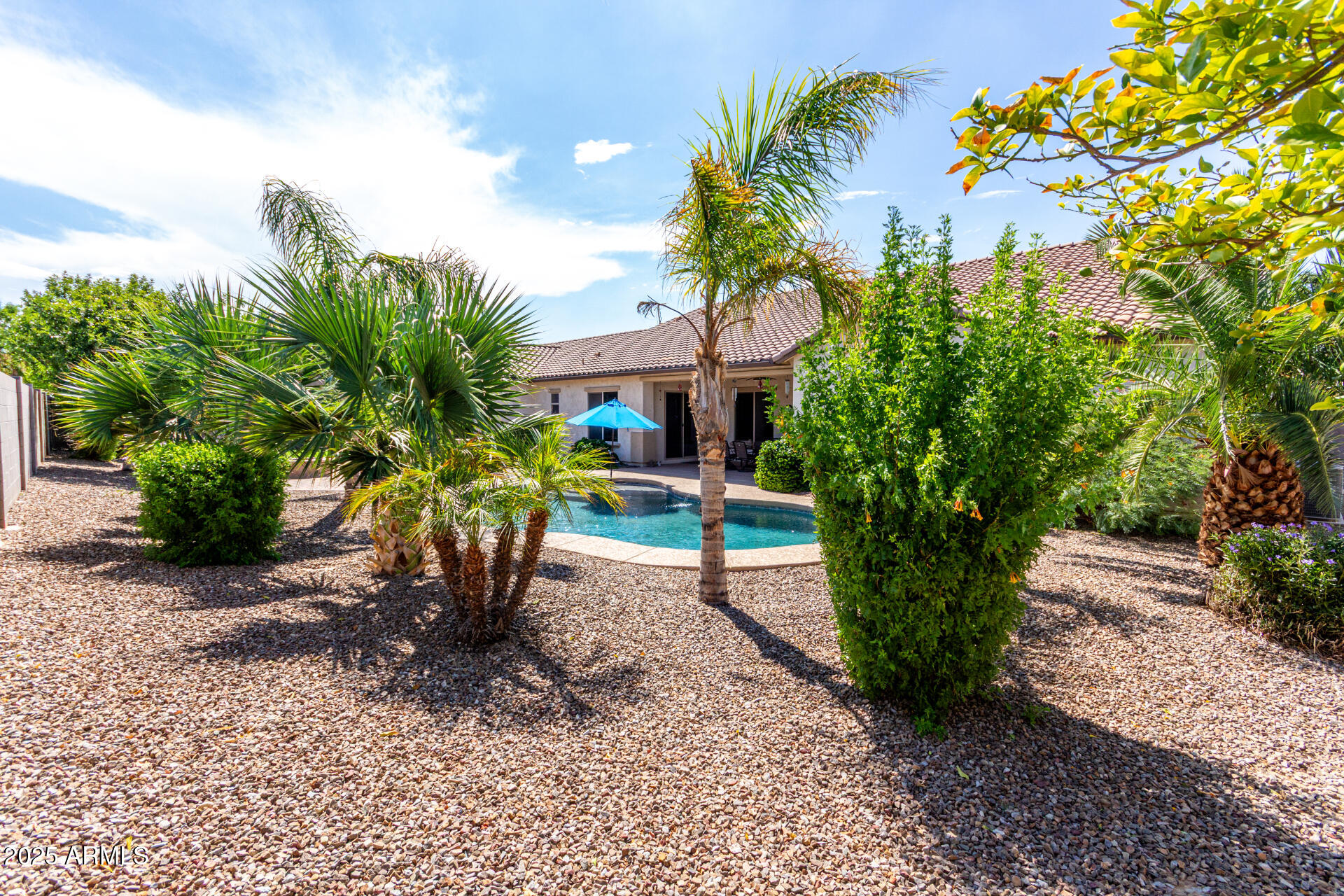 21959 E DESERT HILLS Drive