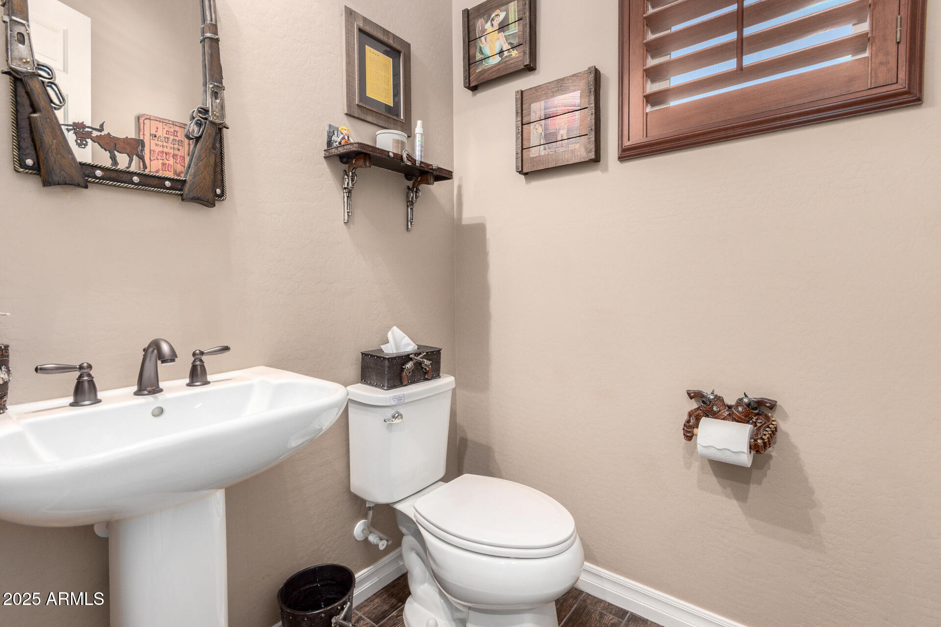 21959 E DESERT HILLS Drive