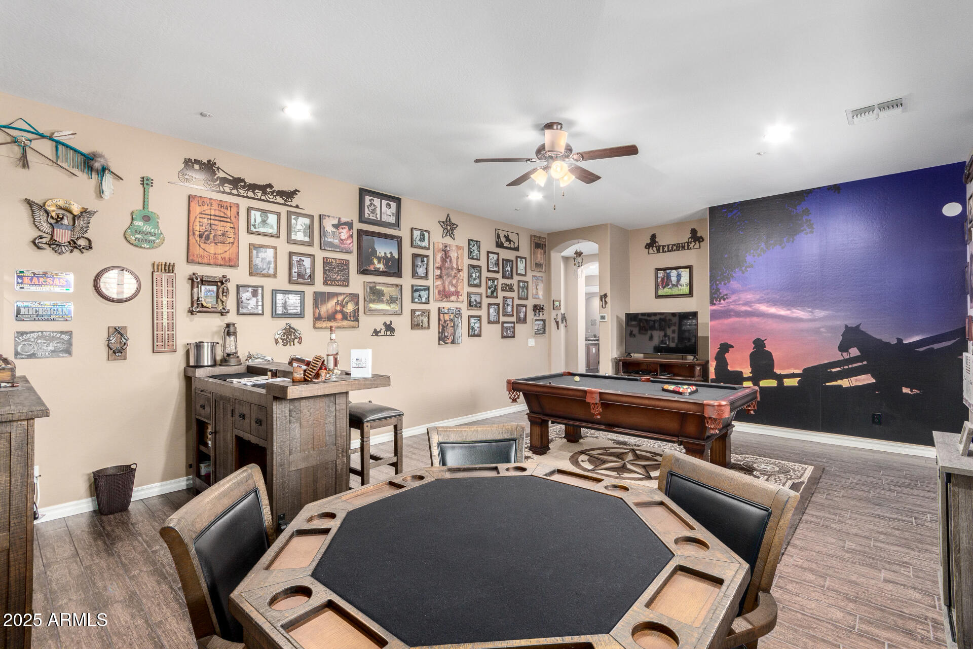 21959 E DESERT HILLS Drive