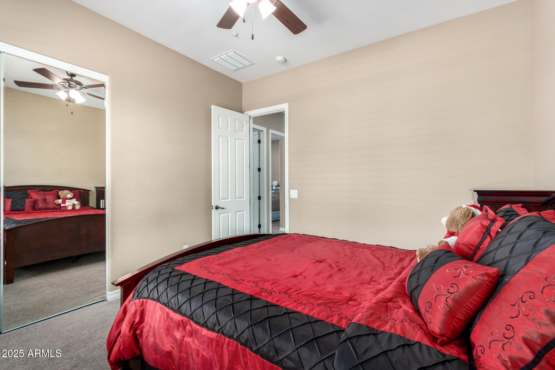 21959 E DESERT HILLS Drive