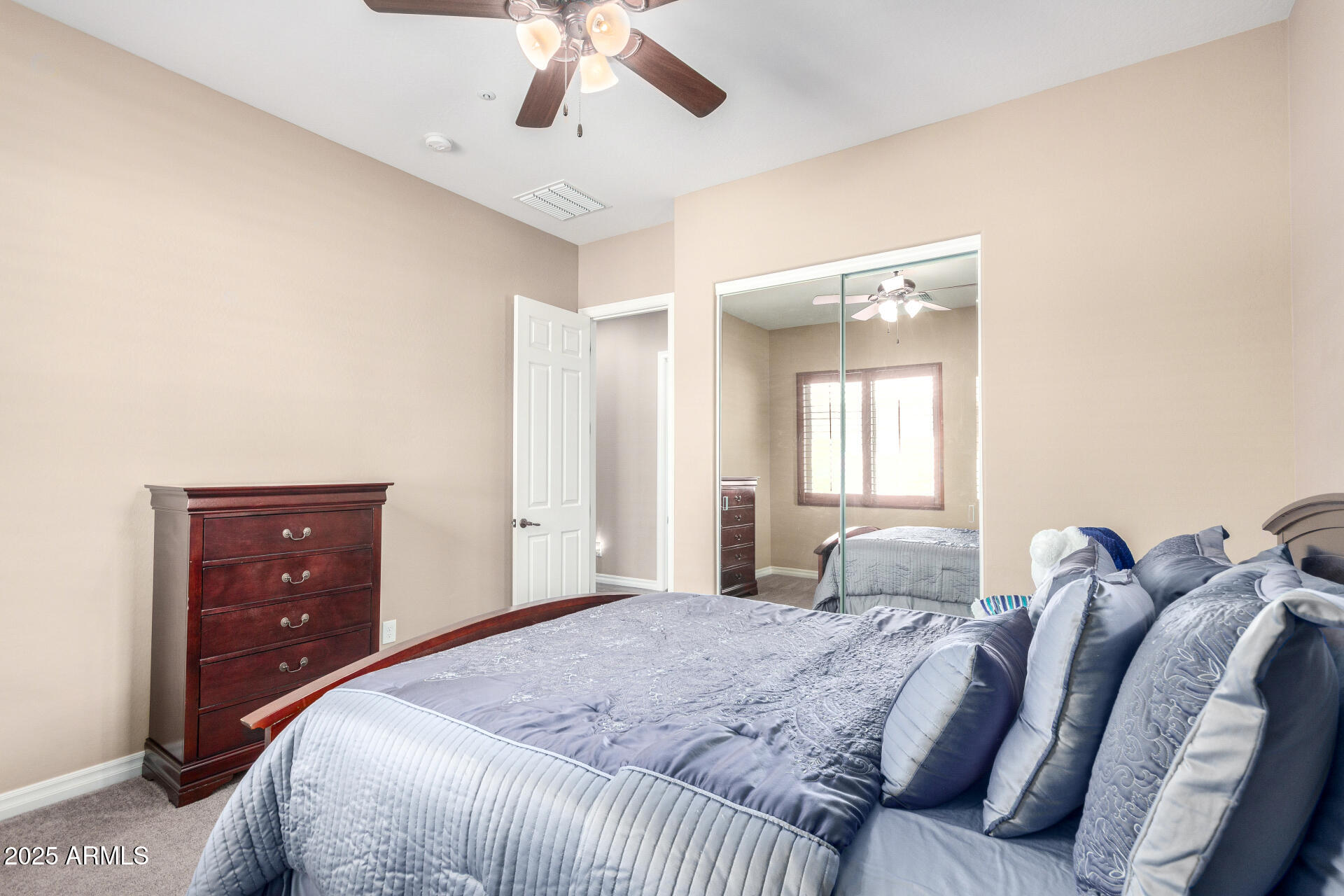 21959 E DESERT HILLS Drive