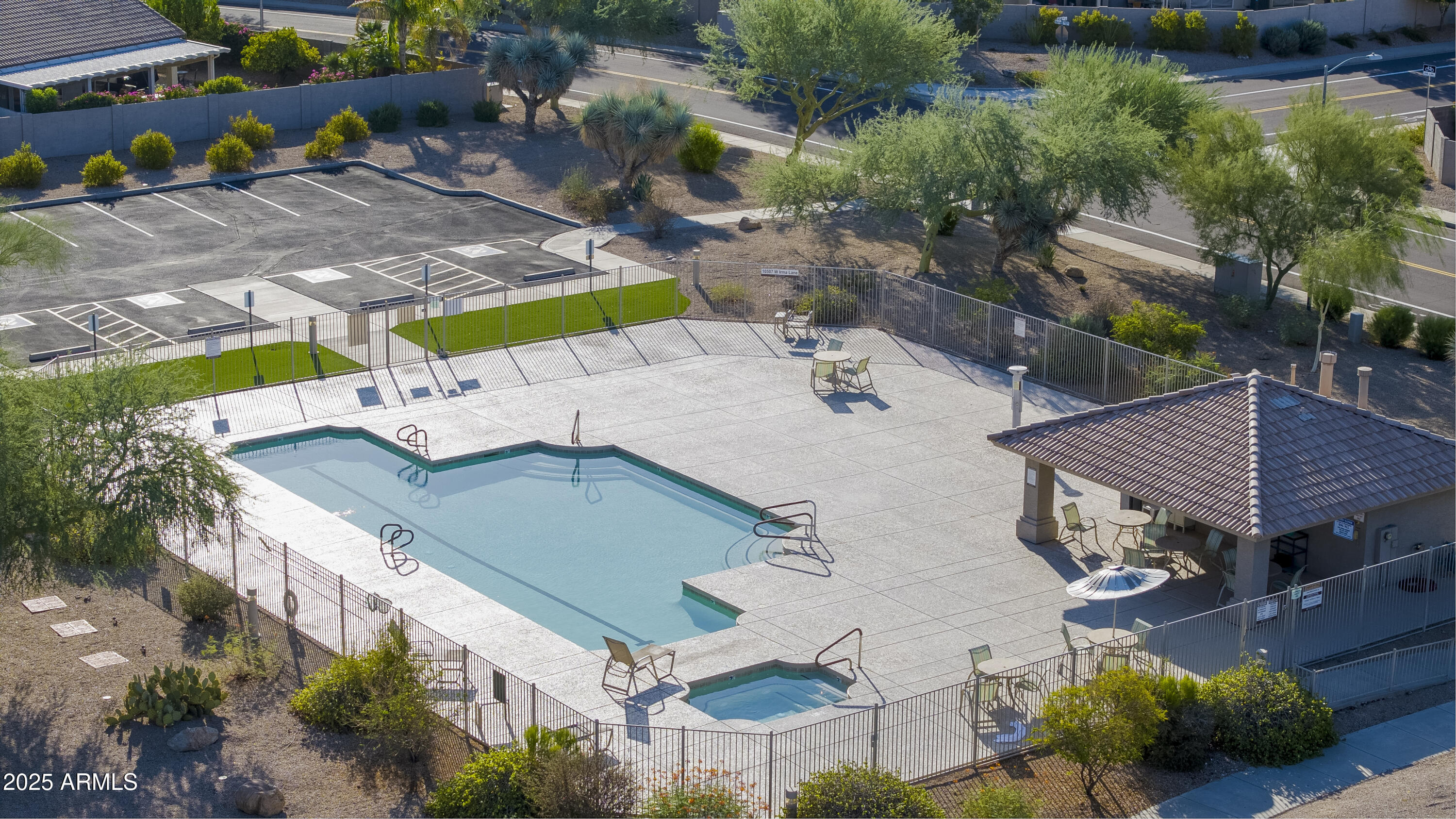 10528 W POTTER Drive