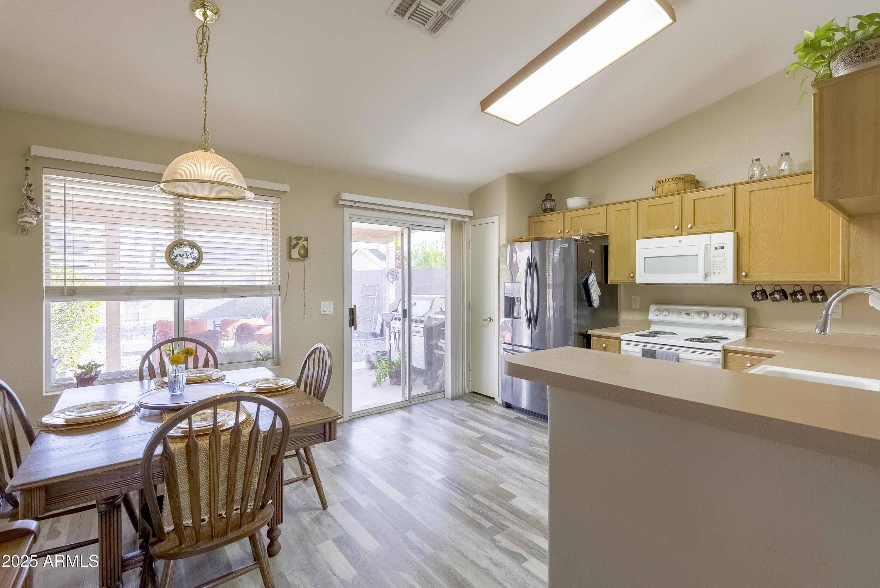 10528 W POTTER Drive