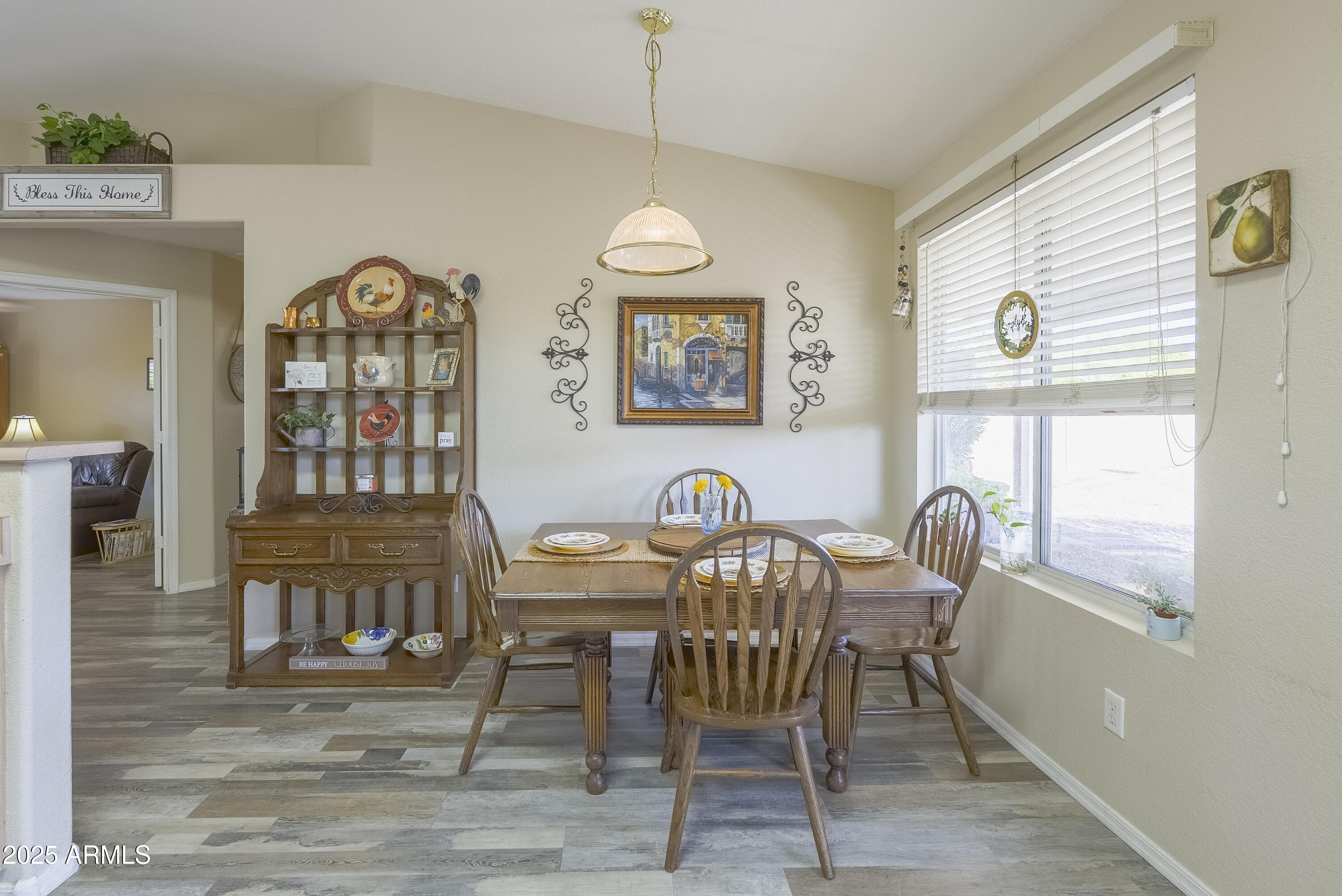 10528 W POTTER Drive