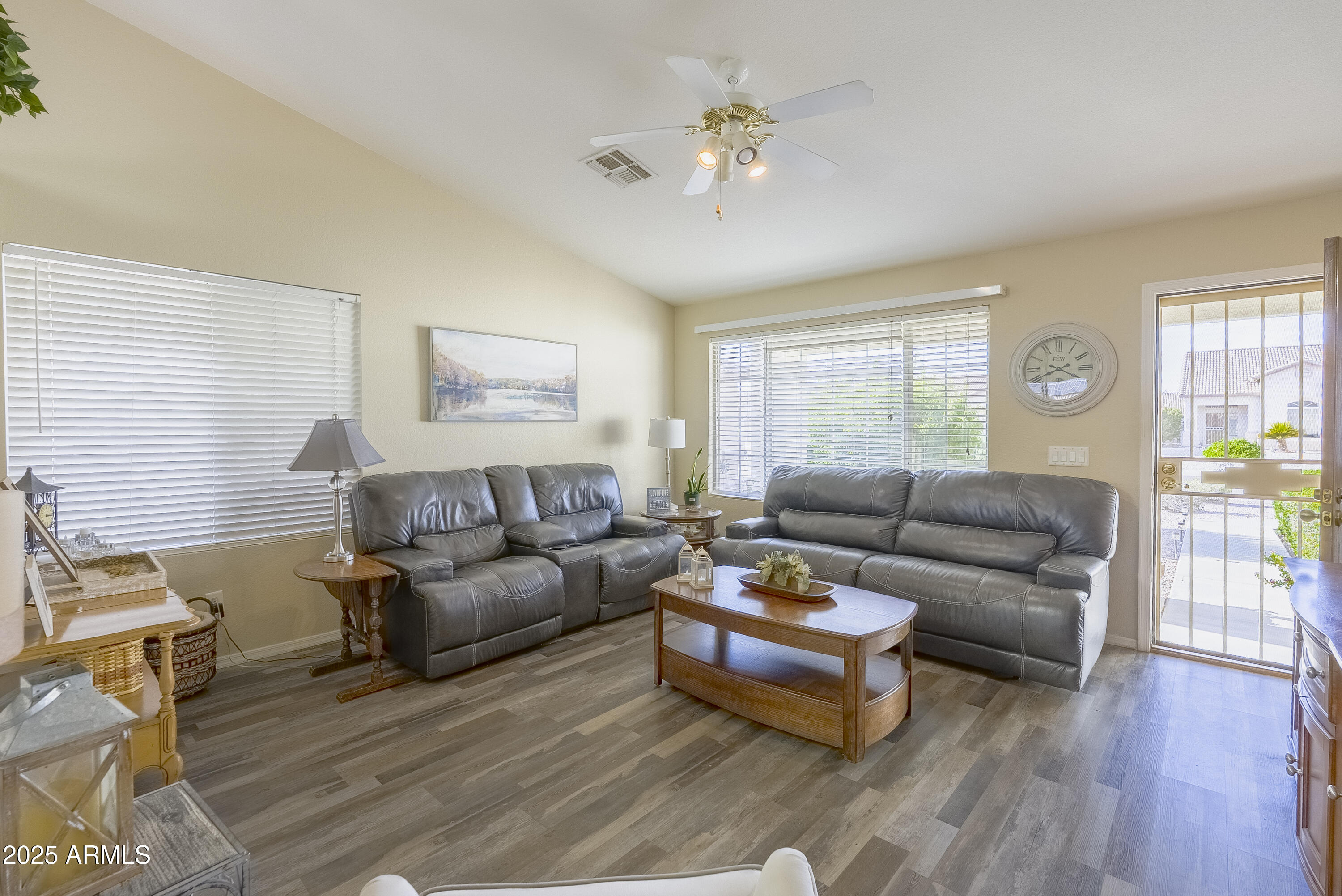 10528 W POTTER Drive