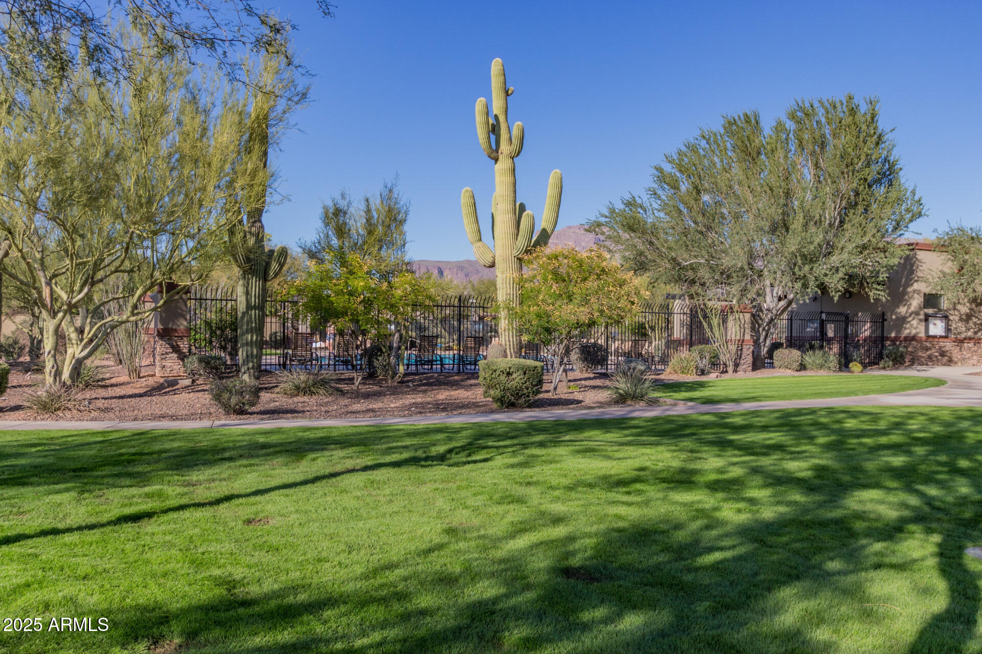 6965 E HACIENDA LA NORIA Lane