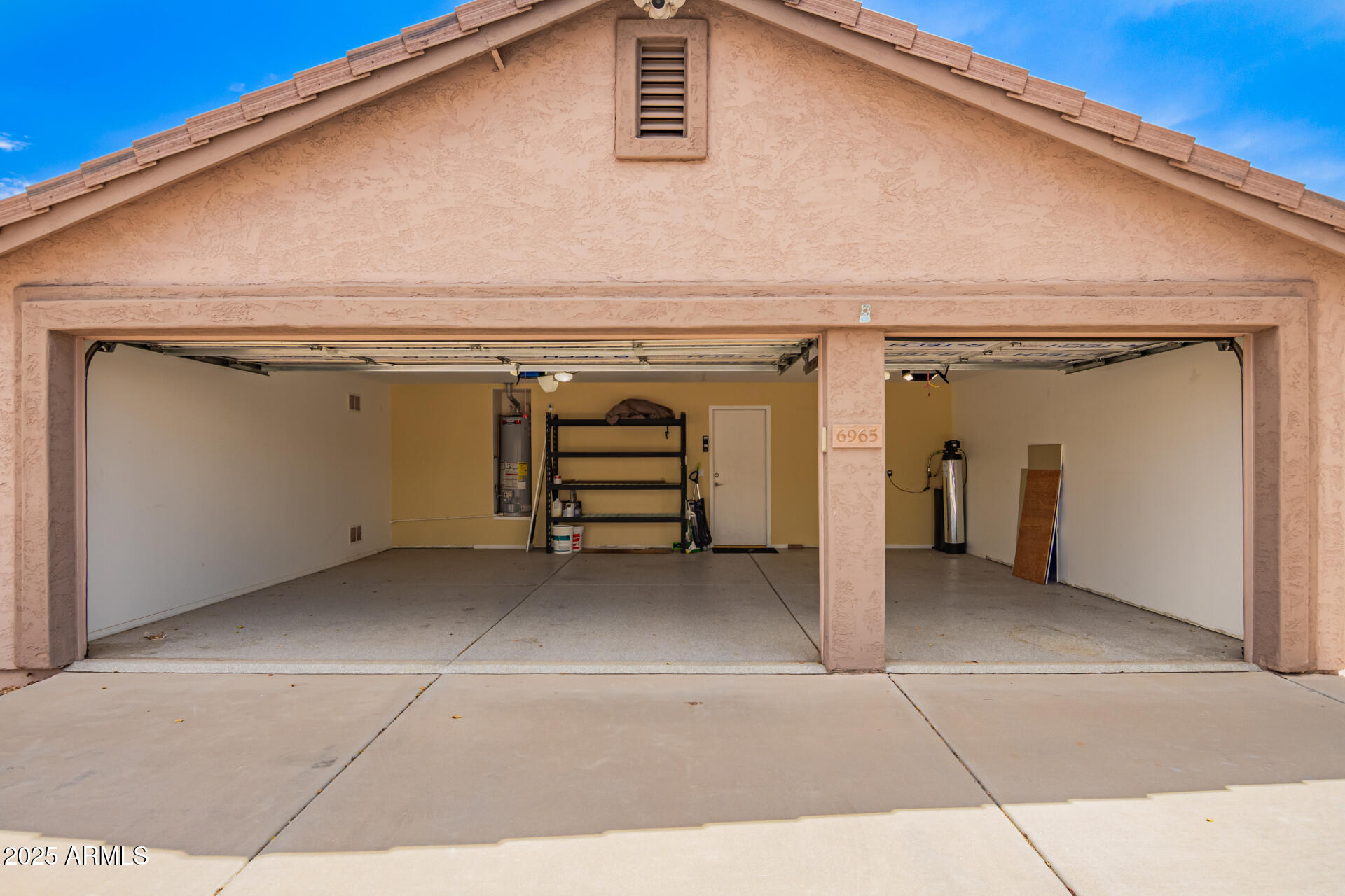 6965 E HACIENDA LA NORIA Lane