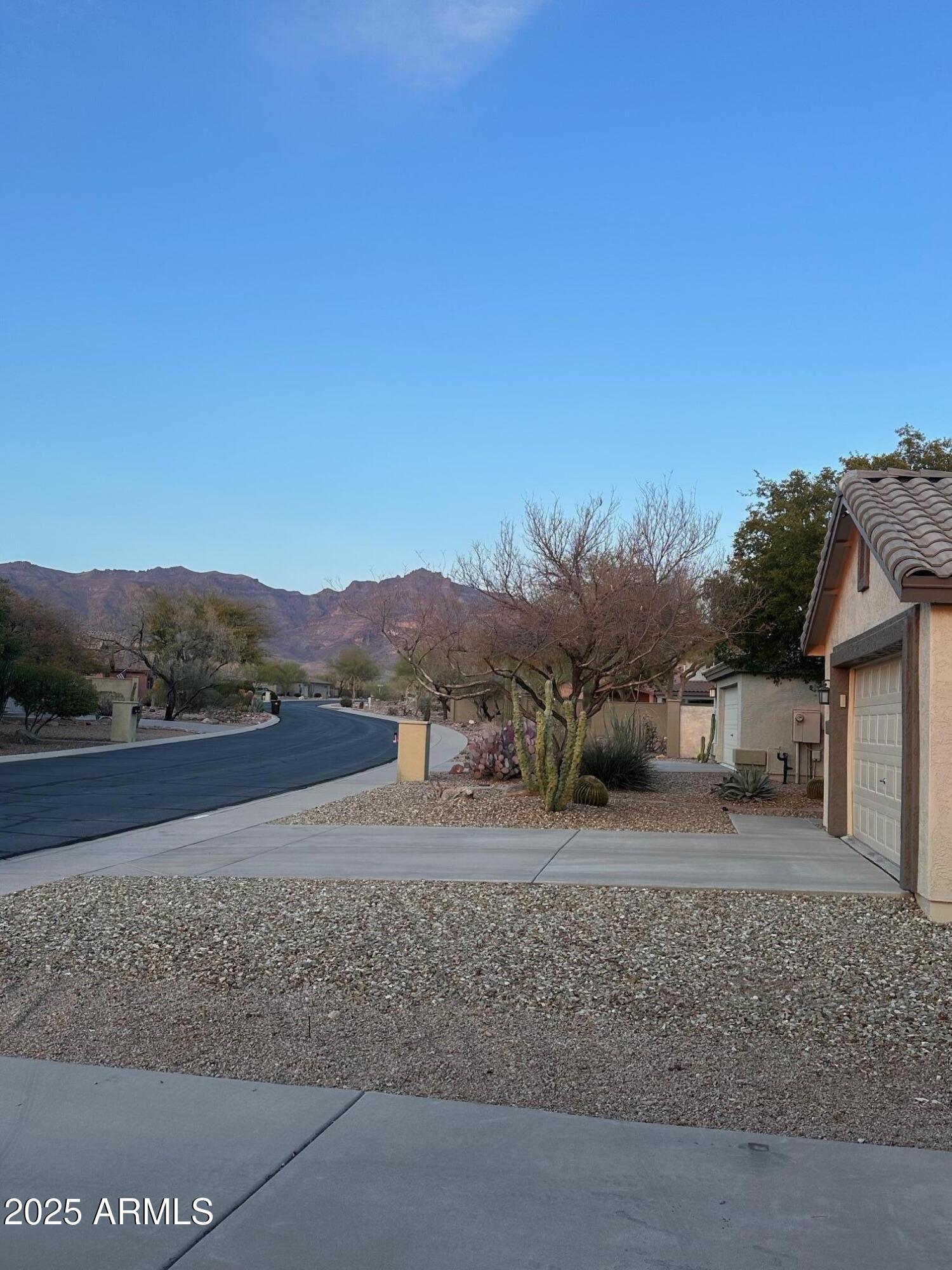 6965 E HACIENDA LA NORIA Lane