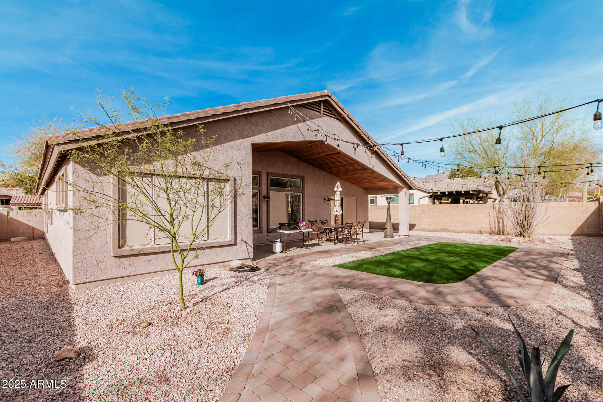 6965 E HACIENDA LA NORIA Lane