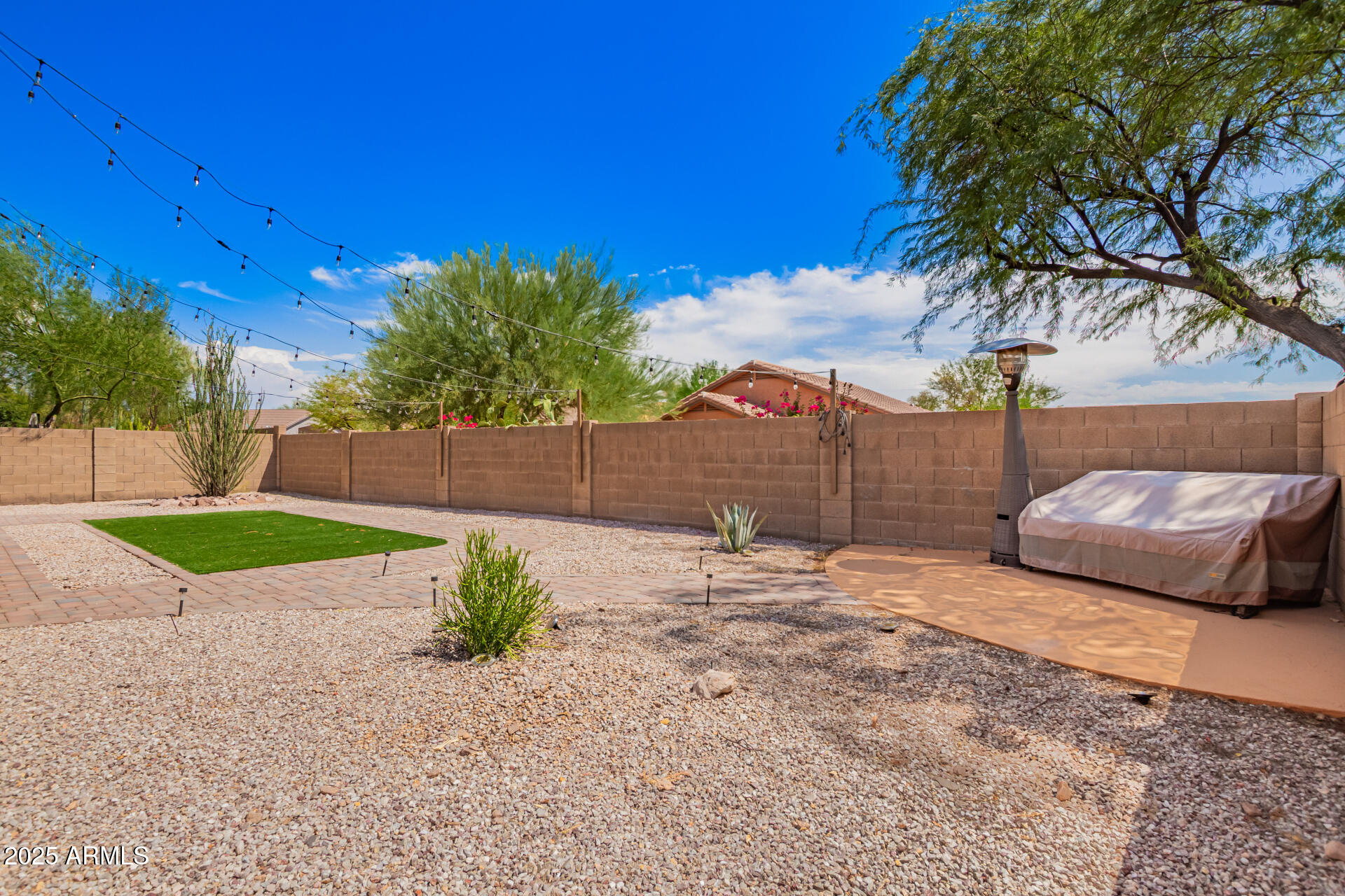 6965 E HACIENDA LA NORIA Lane