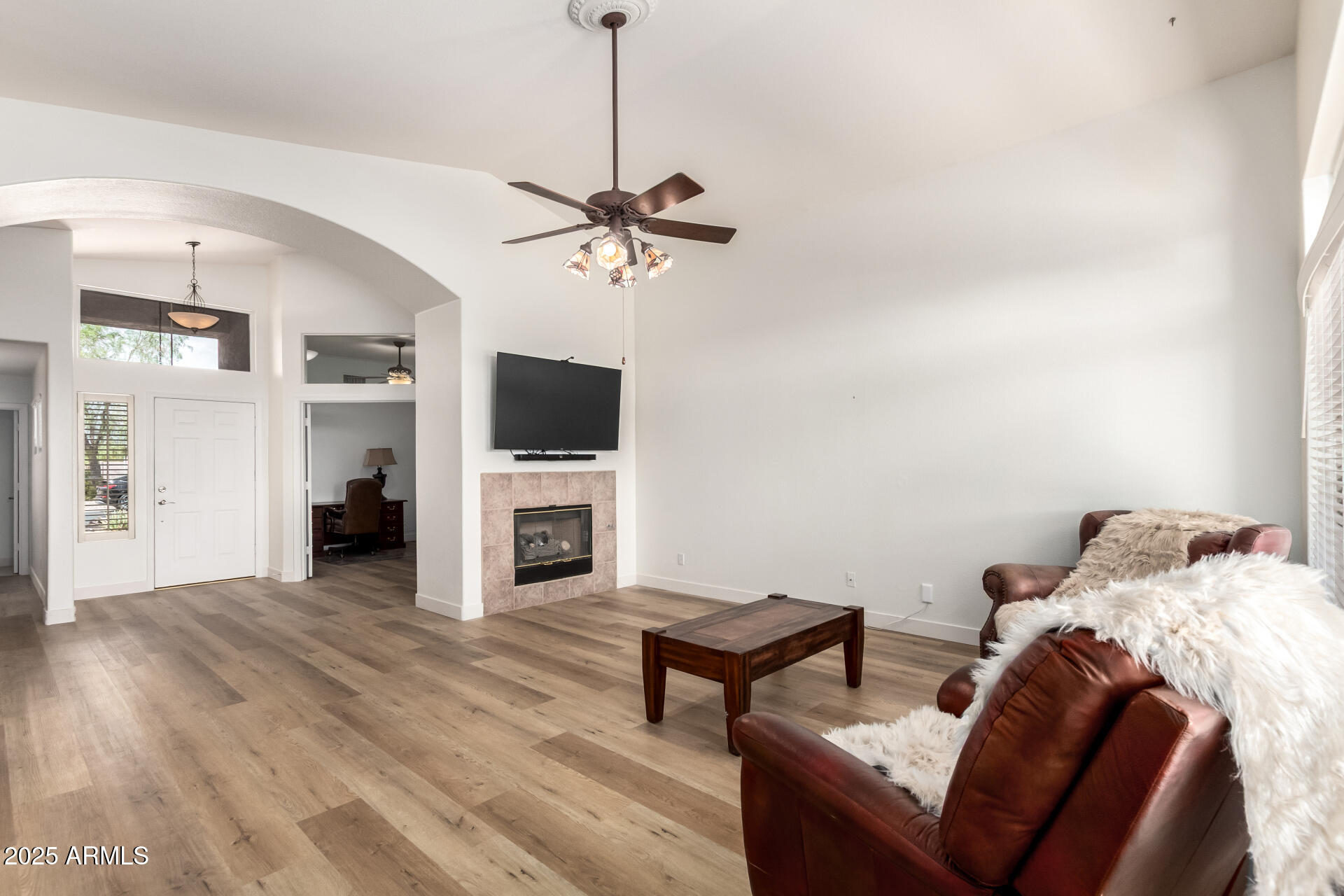 6965 E HACIENDA LA NORIA Lane