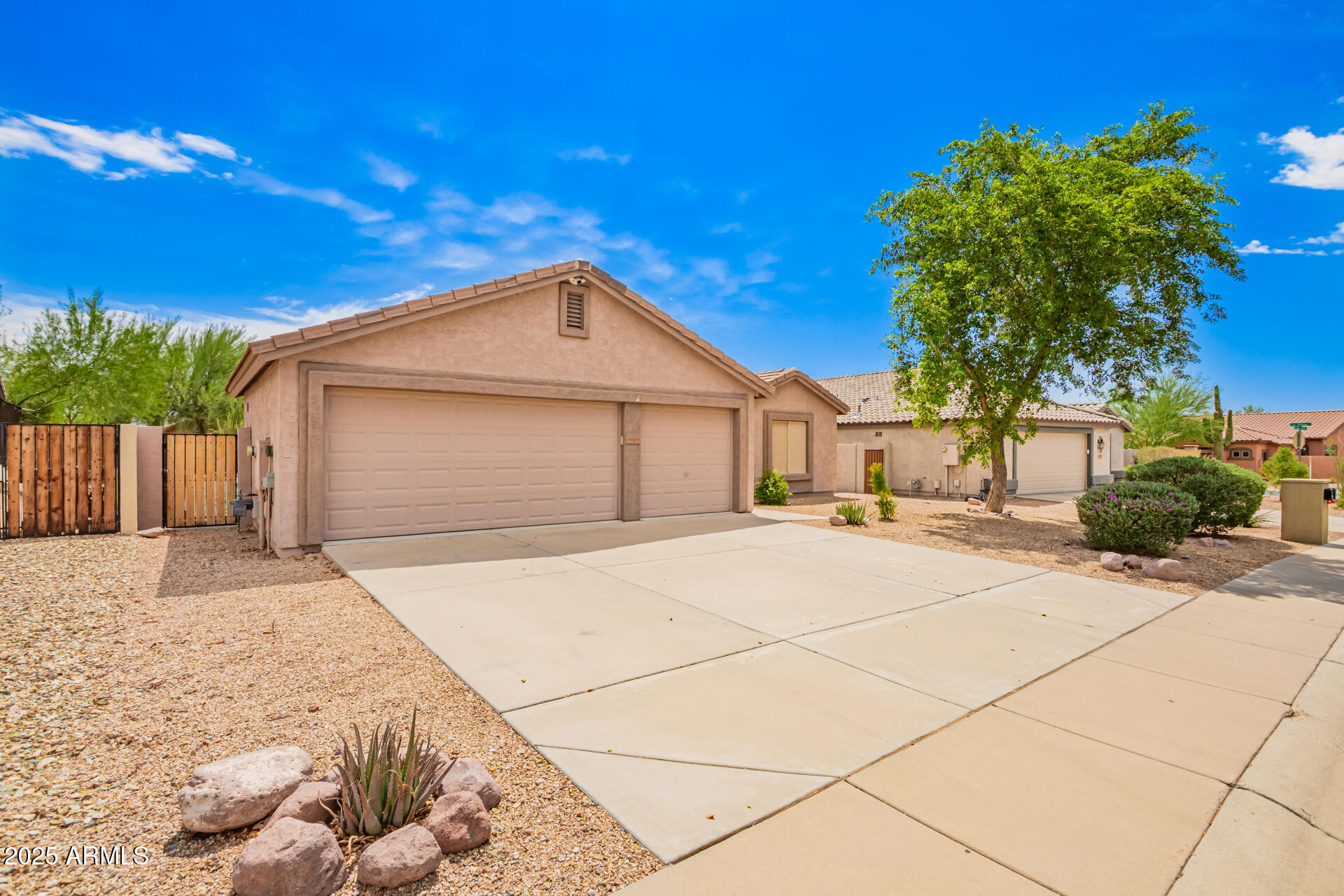 6965 E HACIENDA LA NORIA Lane