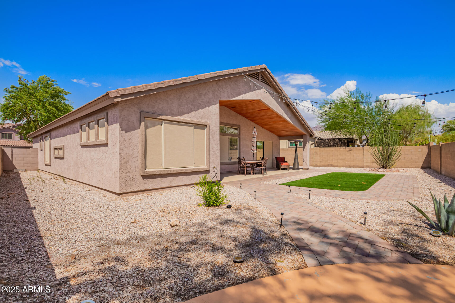 6965 E HACIENDA LA NORIA Lane