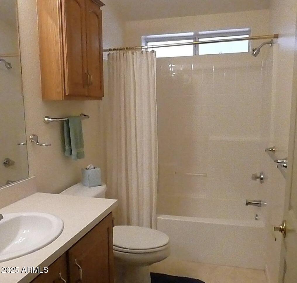 5808 E LOCKWOOD Street